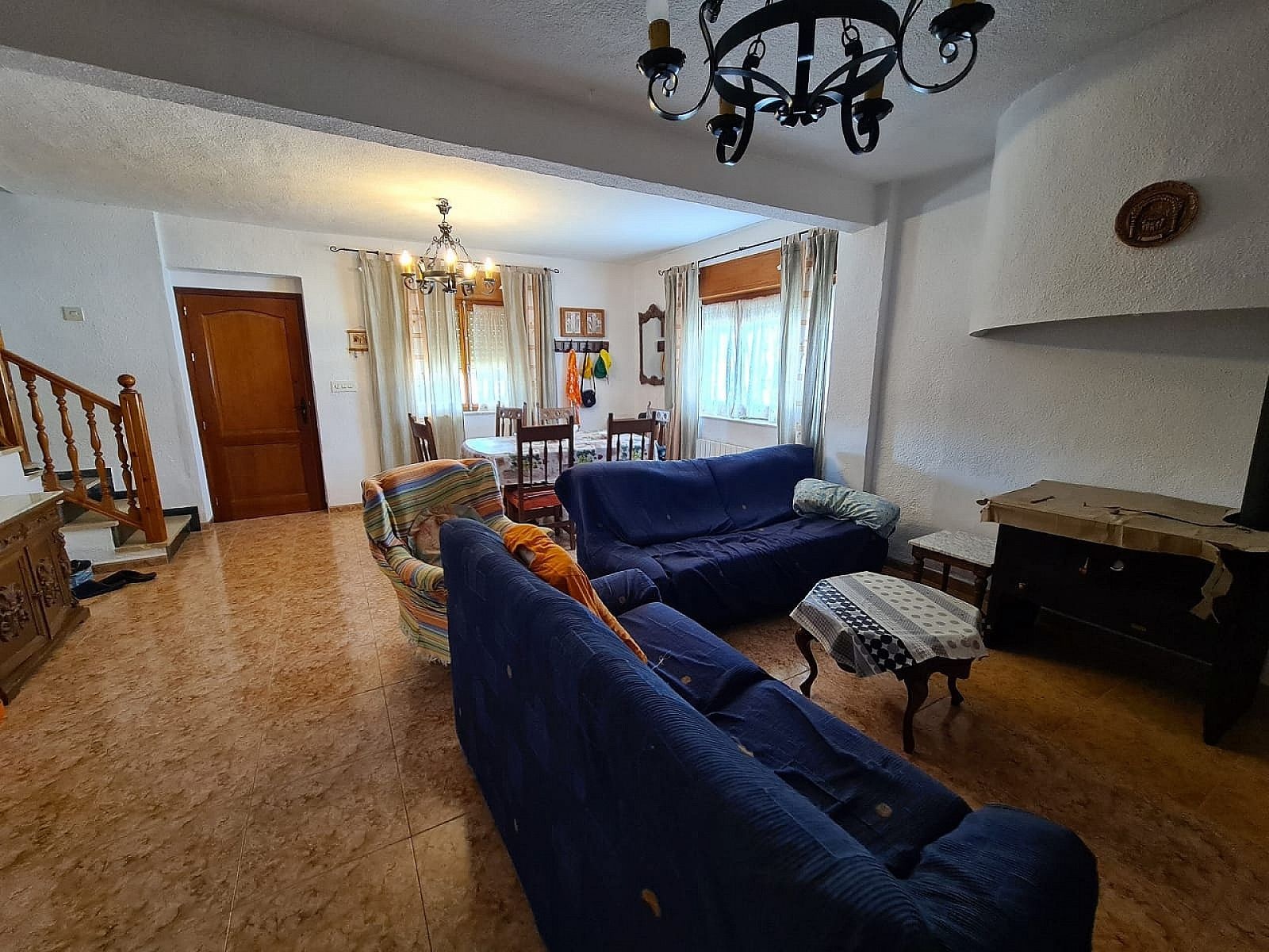 Resale - 4 Bedroom 2 Bathroom Country house in Sax -  - Alicante