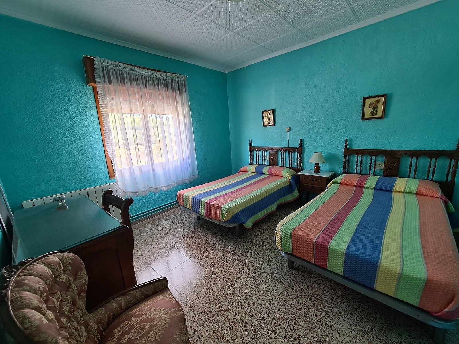 Resale - 4 Bedroom 2 Bathroom Country house in Sax -  - Alicante