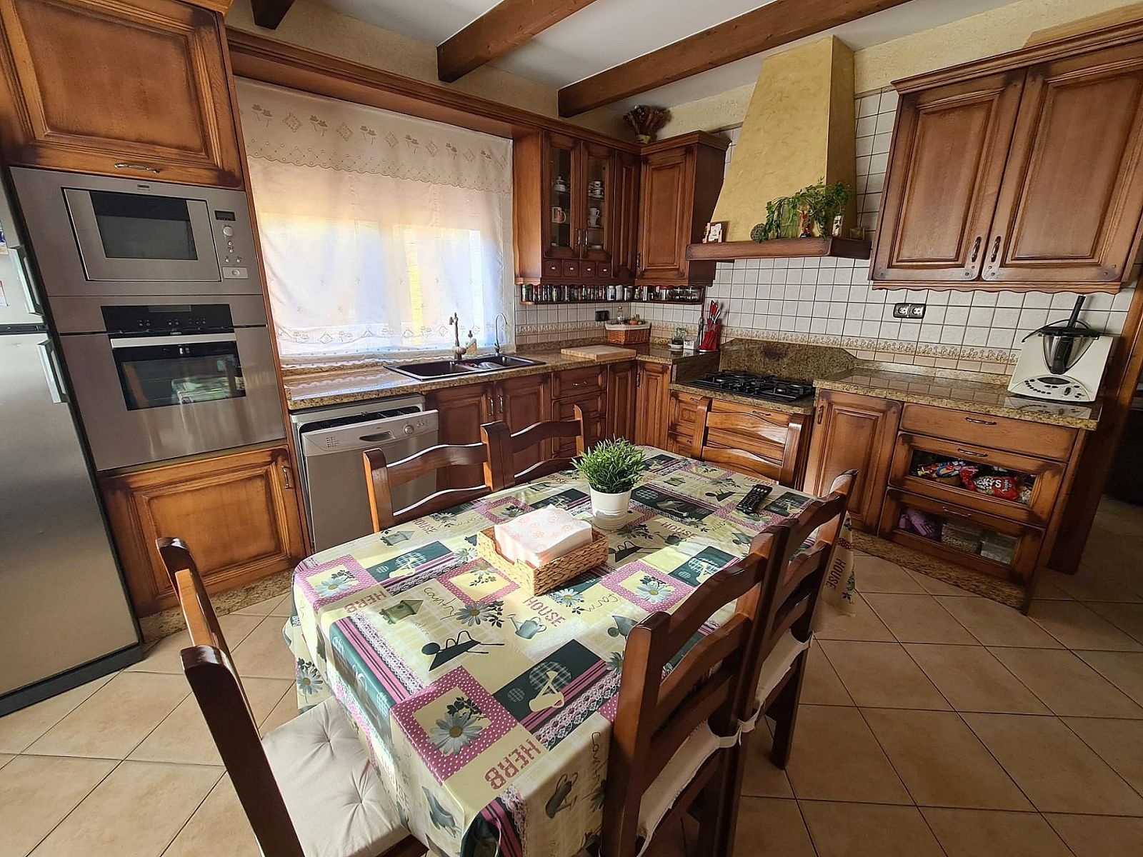 Resale - 3 Bedroom 2 Bathroom Villa in Pinoso -  - Alicante