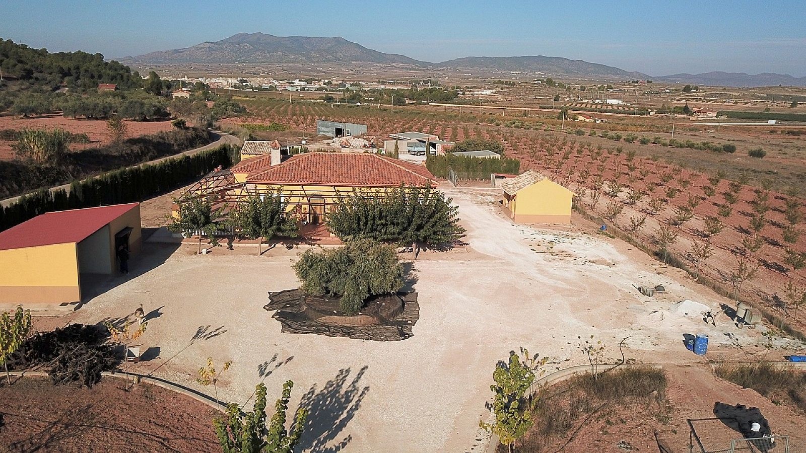 Resale - 3 Bedroom 2 Bathroom Villa in Pinoso -  - Alicante