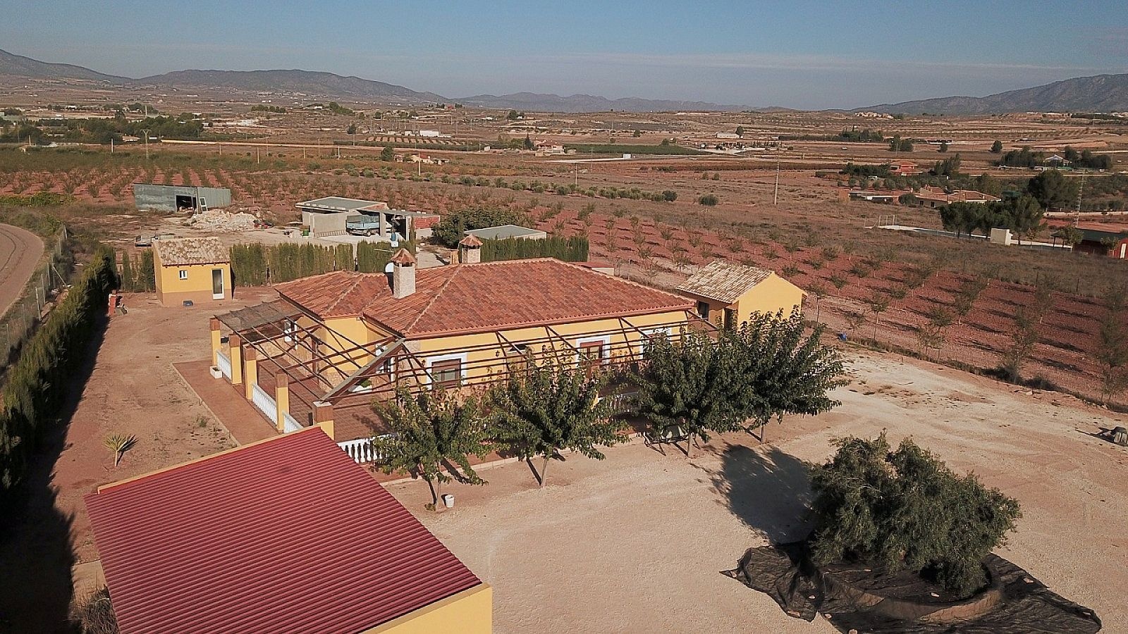 Resale - 3 Bedroom 2 Bathroom Villa in Pinoso -  - Alicante