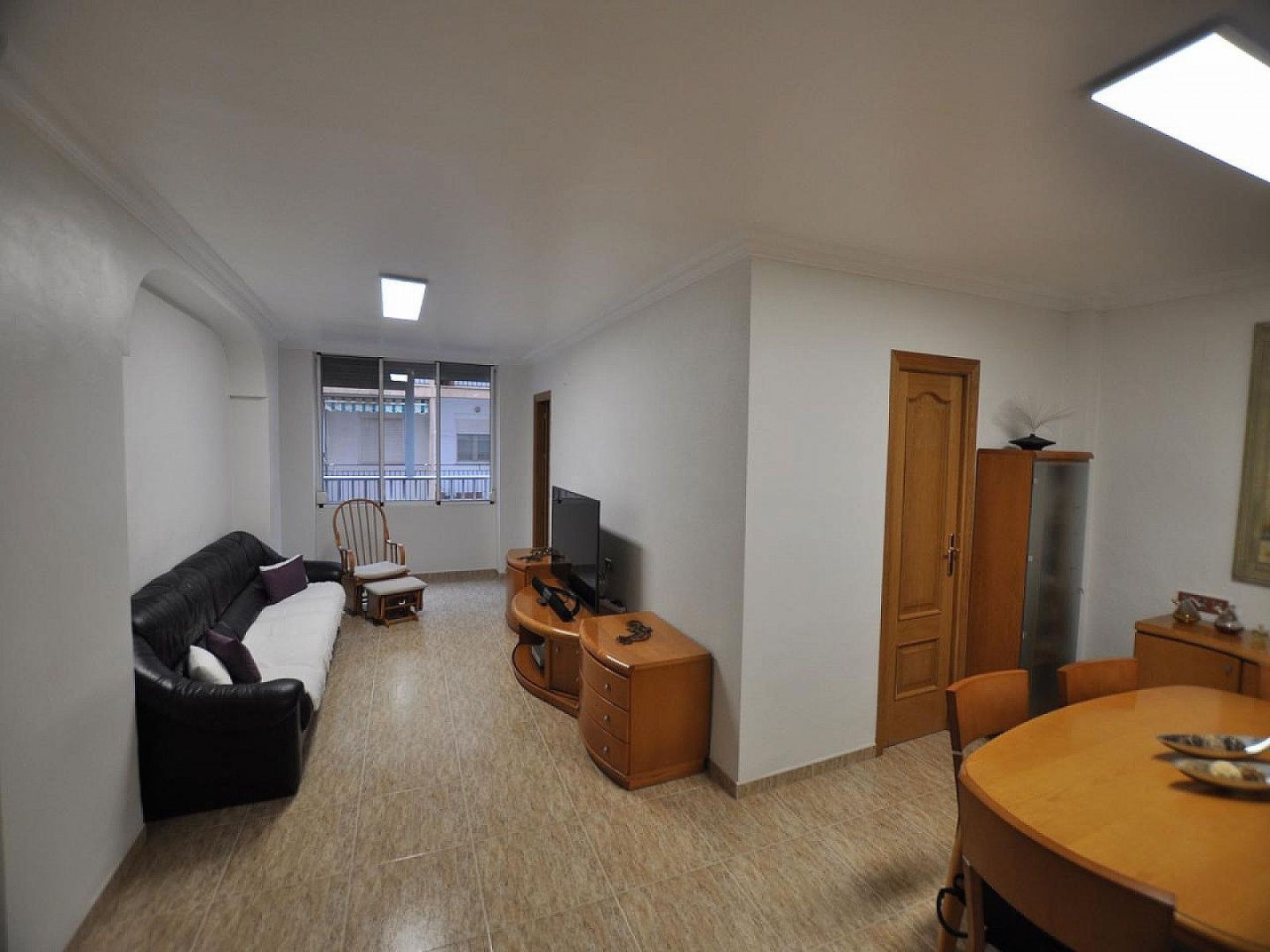 3 Bedroom 2 Bathroom Commercial in Villena