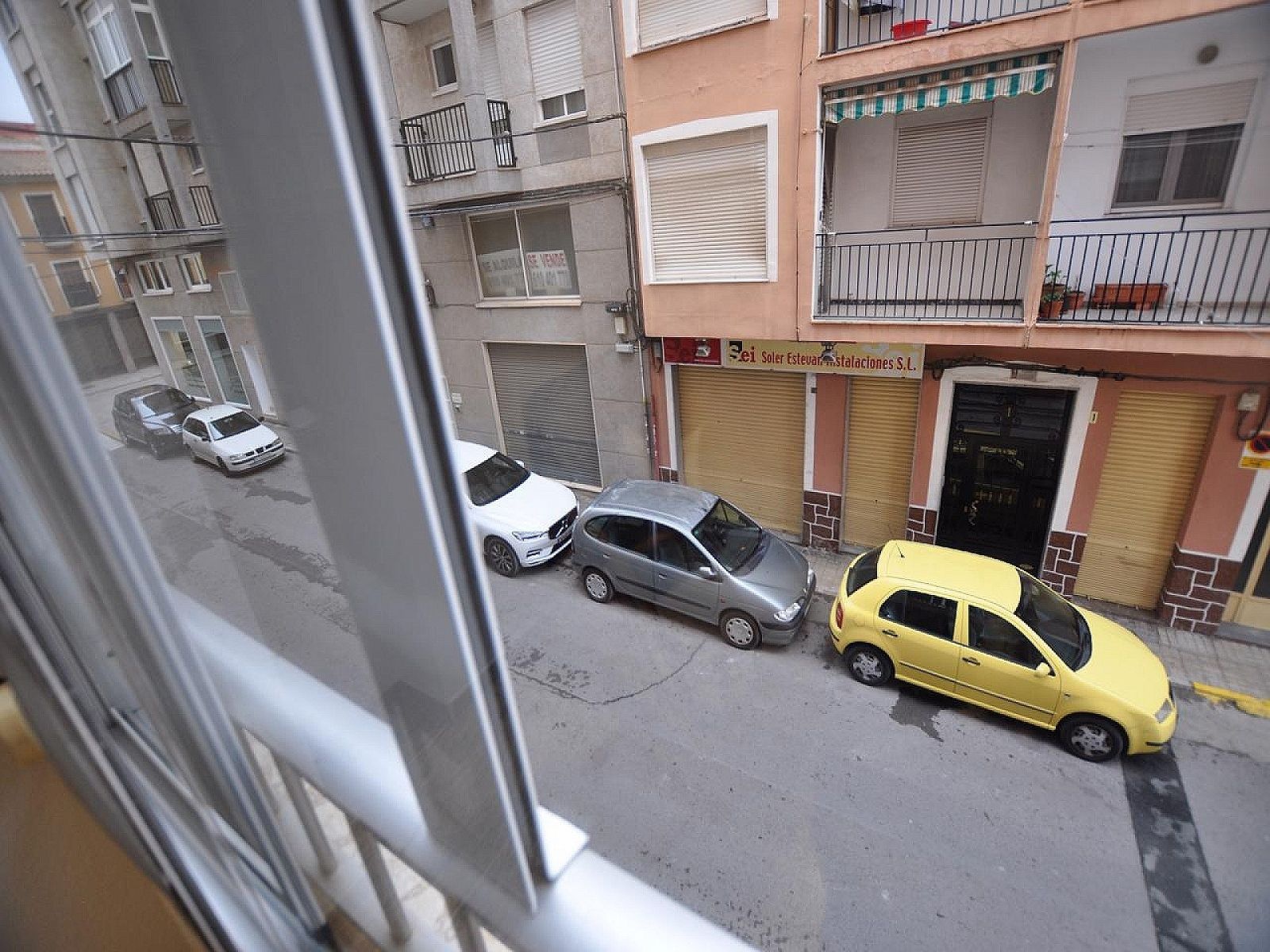 Resale - 3 Bedroom 2 Bathroom Commercial in Villena -  - Alicante