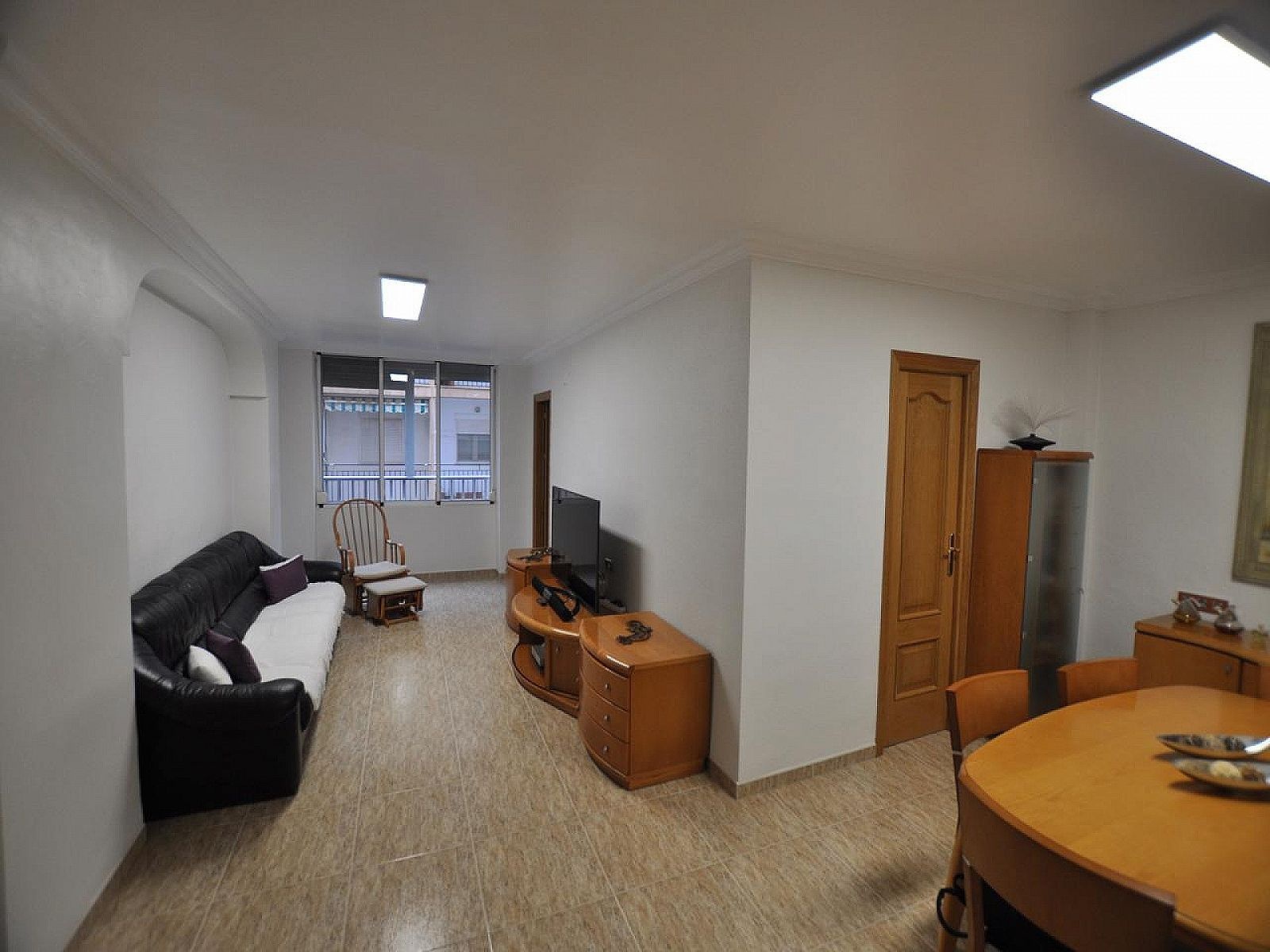 Resale - 3 Bedroom 2 Bathroom Commercial in Villena -  - Alicante