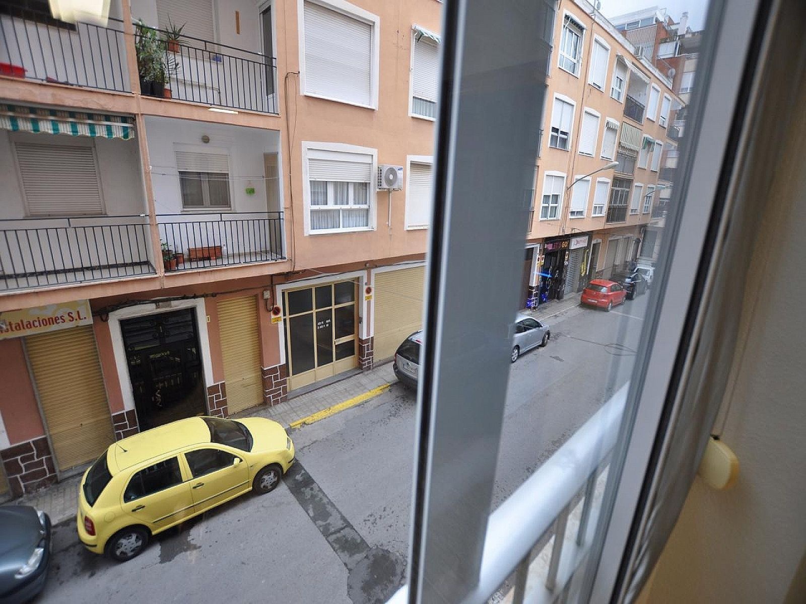Resale - 3 Bedroom 2 Bathroom Commercial in Villena -  - Alicante