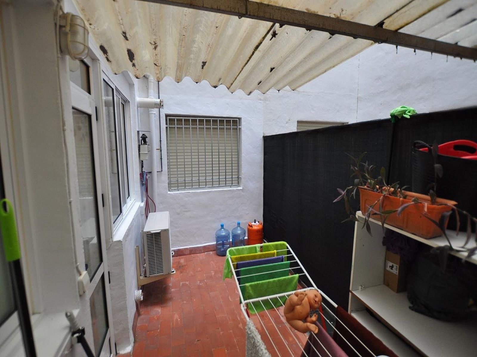 Resale - 3 Bedroom 2 Bathroom Commercial in Villena -  - Alicante
