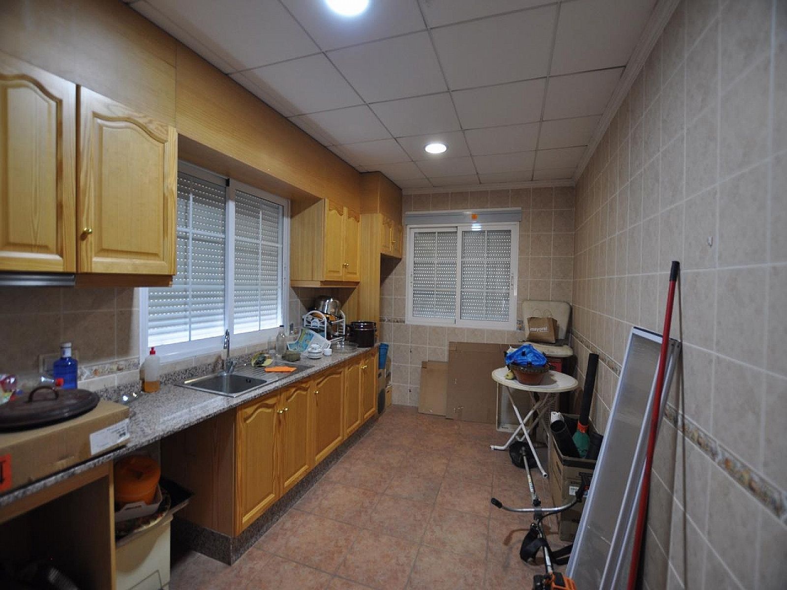 Resale - 8 Bedroom 3 Bathroom Villa in Sax -  - Alicante