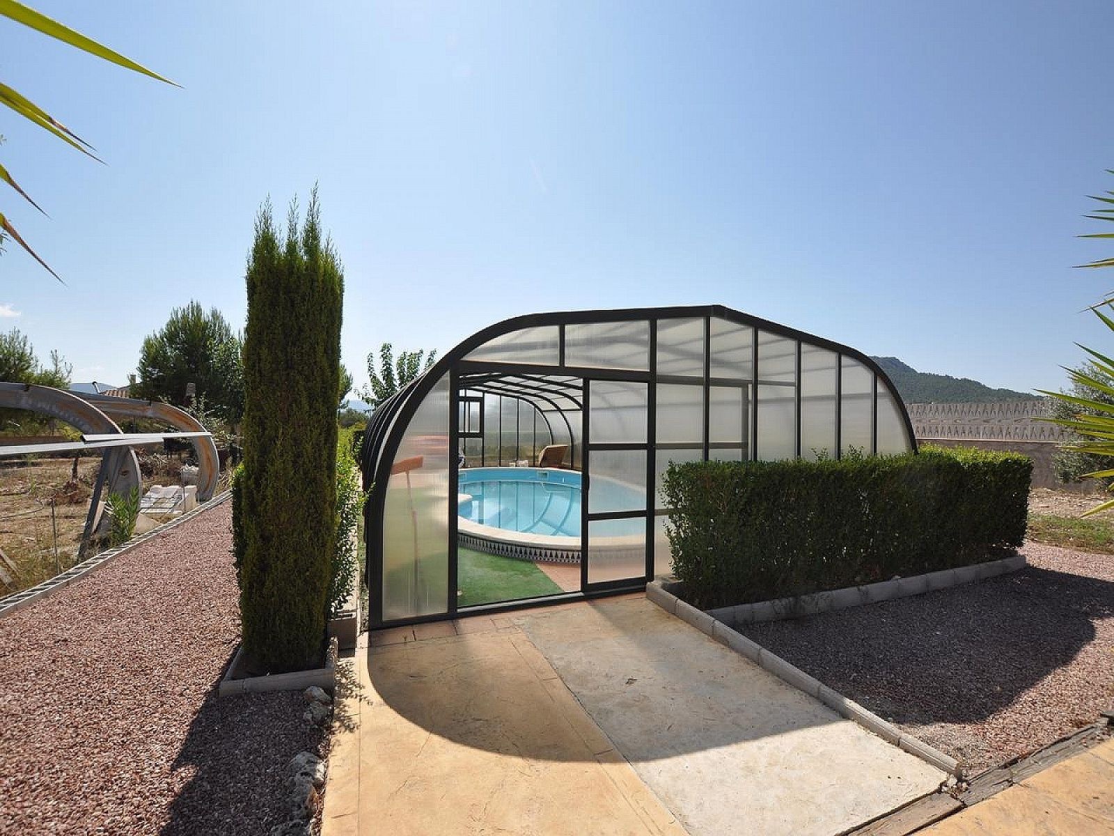 Resale - 8 Bedroom 3 Bathroom Villa in Sax -  - Alicante