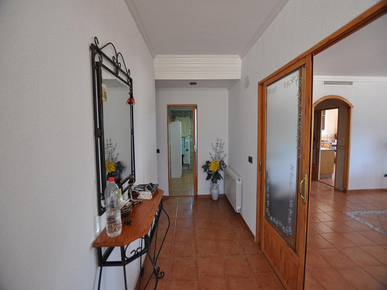 Resale - 8 Bedroom 3 Bathroom Villa in Sax -  - Alicante