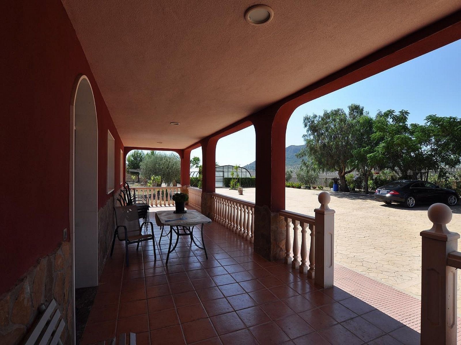 Resale - 8 Bedroom 3 Bathroom Villa in Sax -  - Alicante