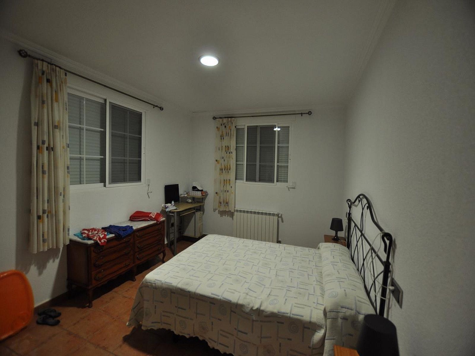 Resale - 8 Bedroom 3 Bathroom Villa in Sax -  - Alicante