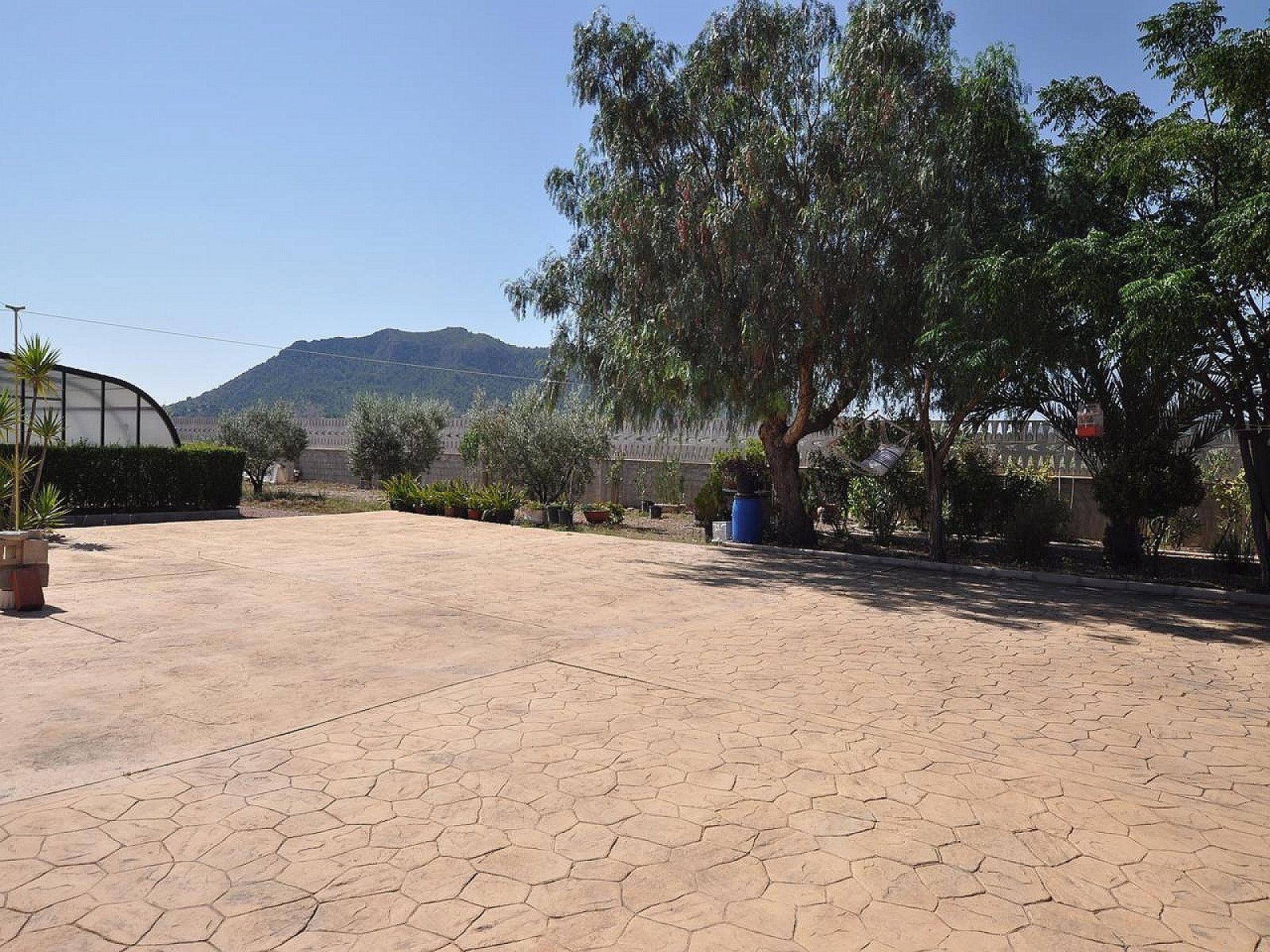 Resale - 8 Bedroom 3 Bathroom Villa in Sax -  - Alicante