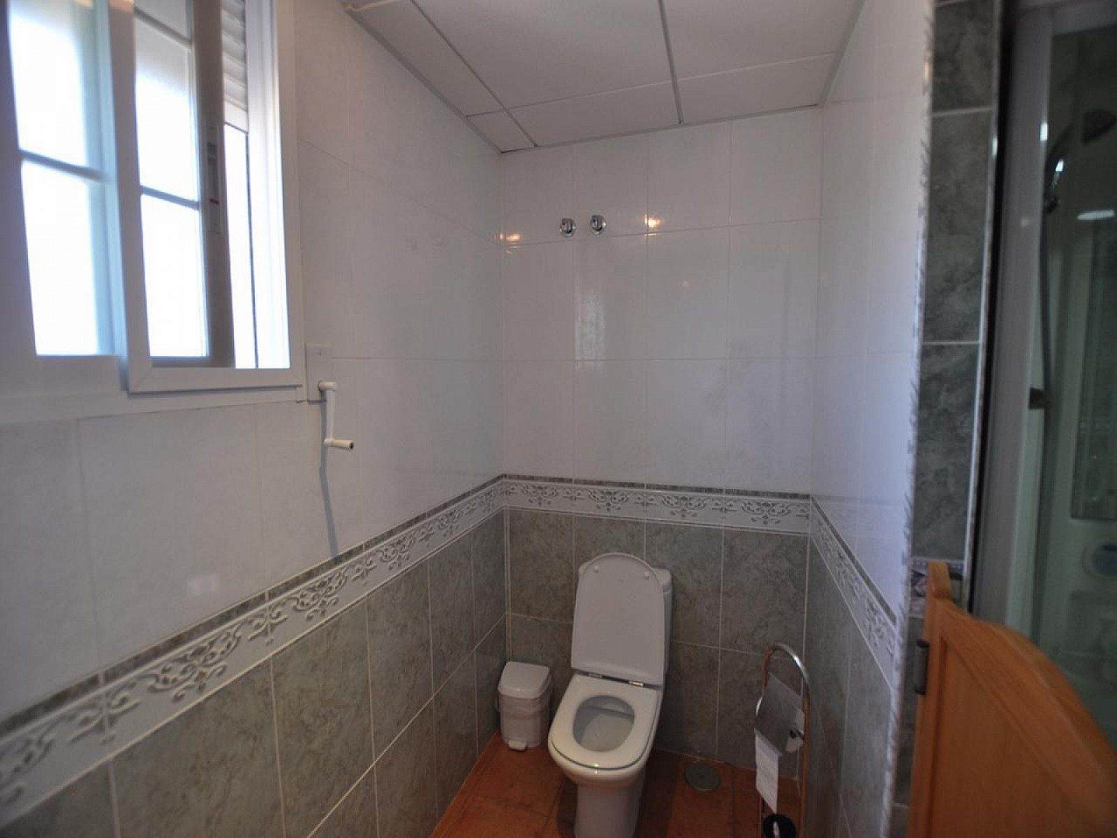 Resale - 8 Bedroom 3 Bathroom Villa in Sax -  - Alicante