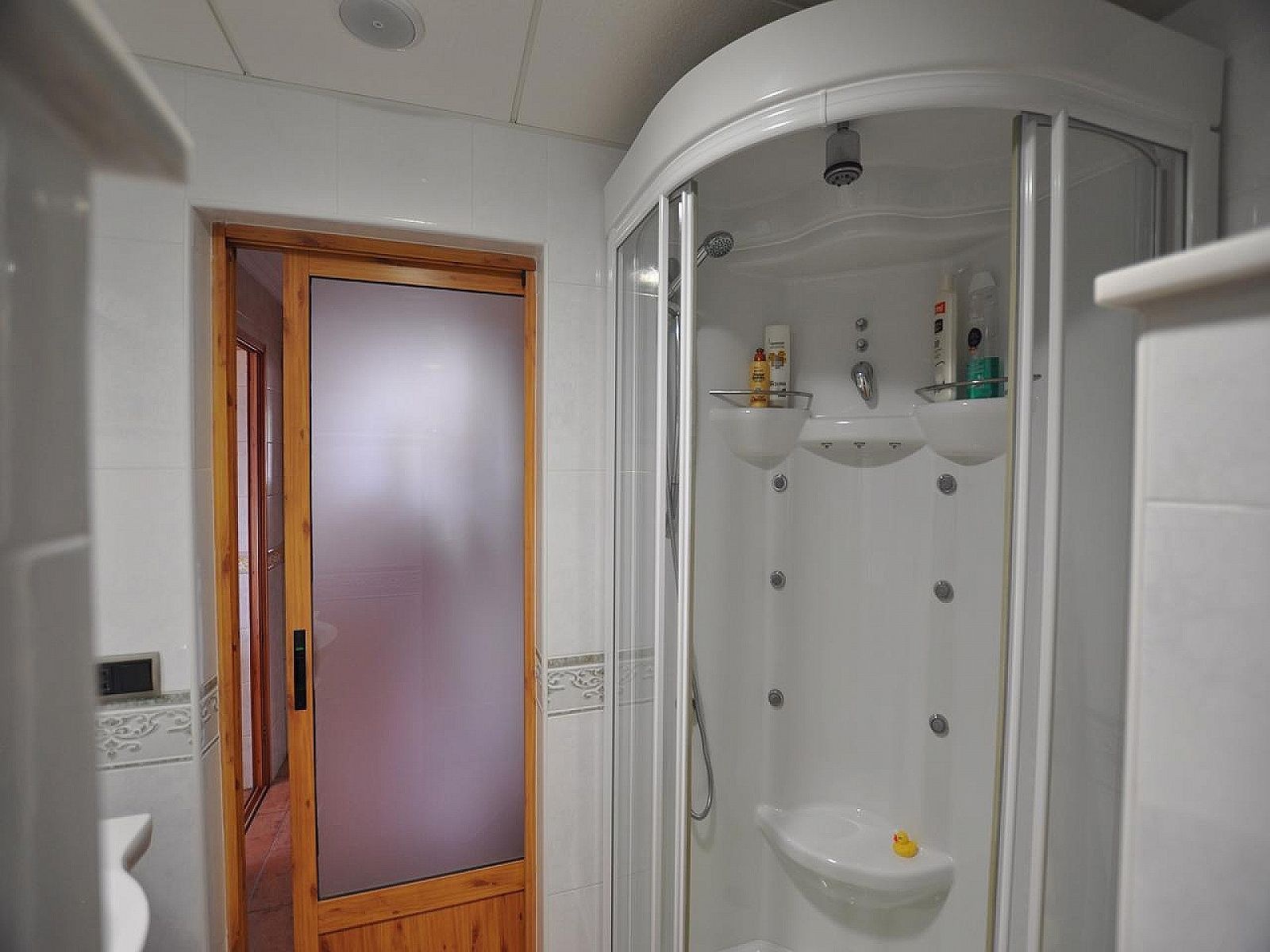 Resale - 8 Bedroom 3 Bathroom Villa in Sax -  - Alicante