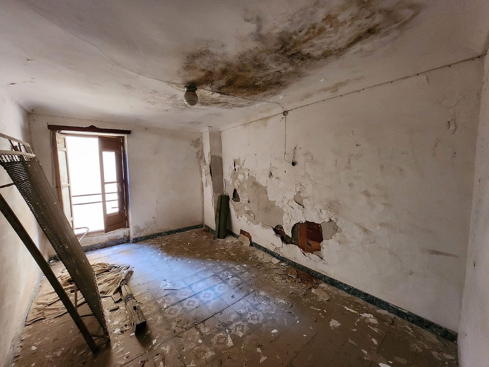Resale - Townhouse in Villena -  - Alicante