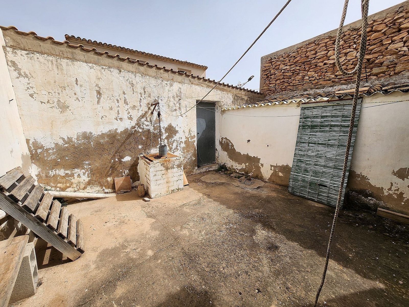 Resale - 5 Bedroom 1 Bathroom Townhouse in Yecla -  - Murcia
