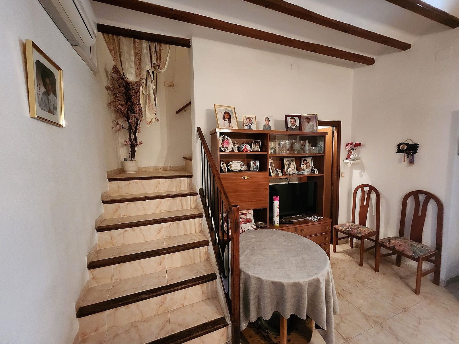 Resale - 5 Bedroom 1 Bathroom Townhouse in Yecla -  - Murcia
