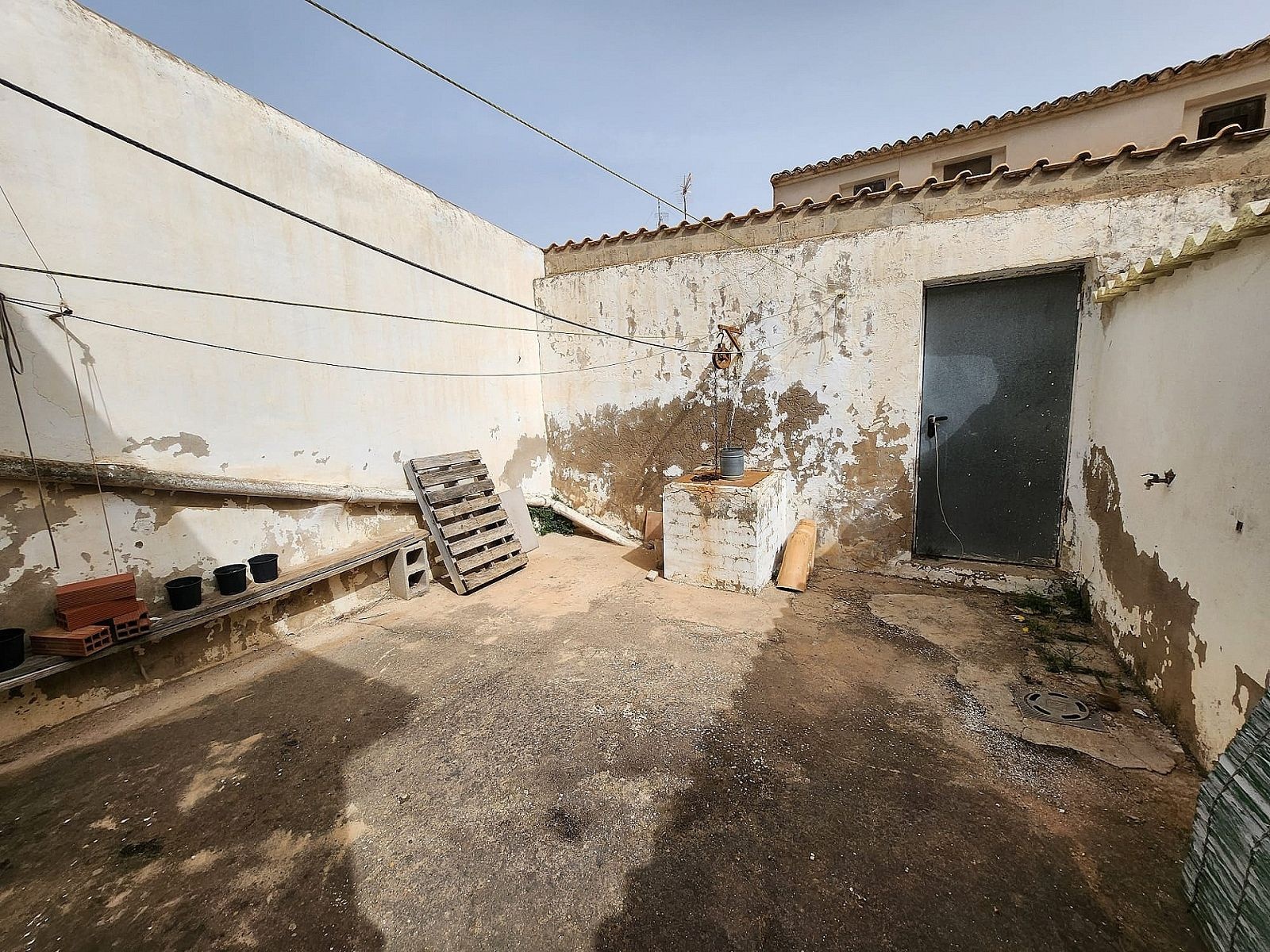 Resale - 5 Bedroom 1 Bathroom Townhouse in Yecla -  - Murcia