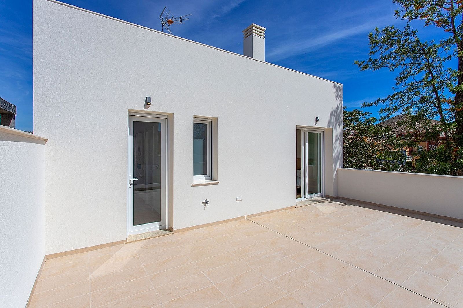 Resale - 3 Bedroom 3 Bathroom Villa in Hondón de las Nieves -  - Alicante