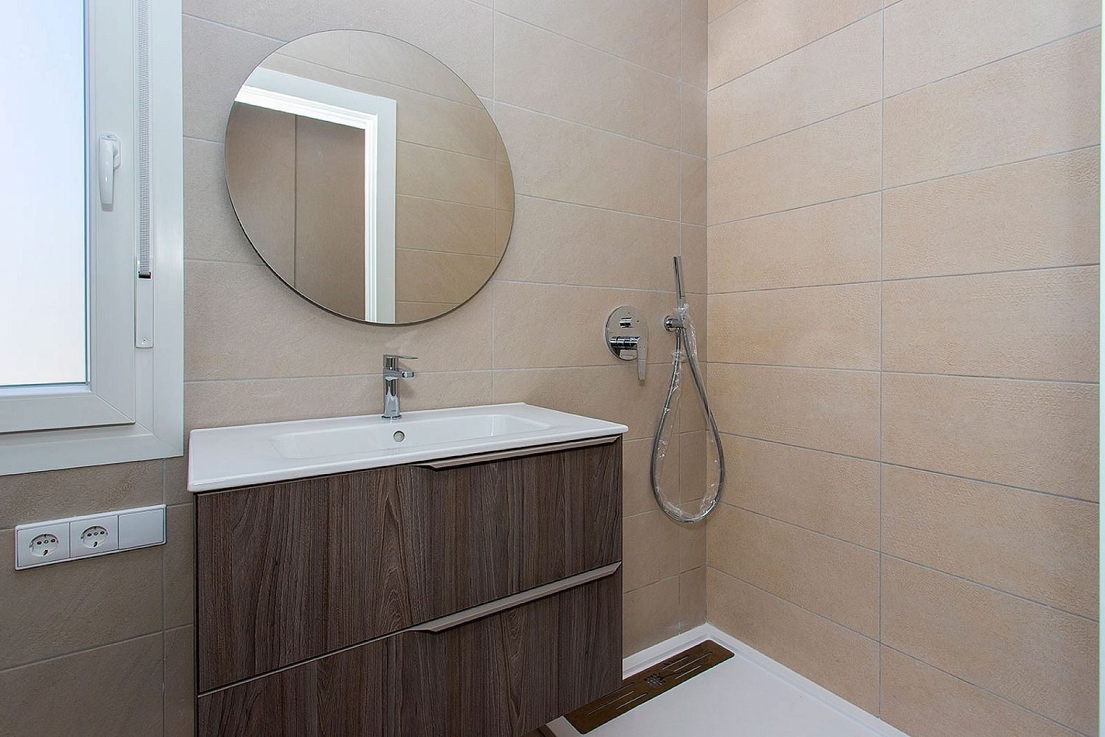 Resale - 3 Bedroom 3 Bathroom Villa in Hondón de las Nieves -  - Alicante