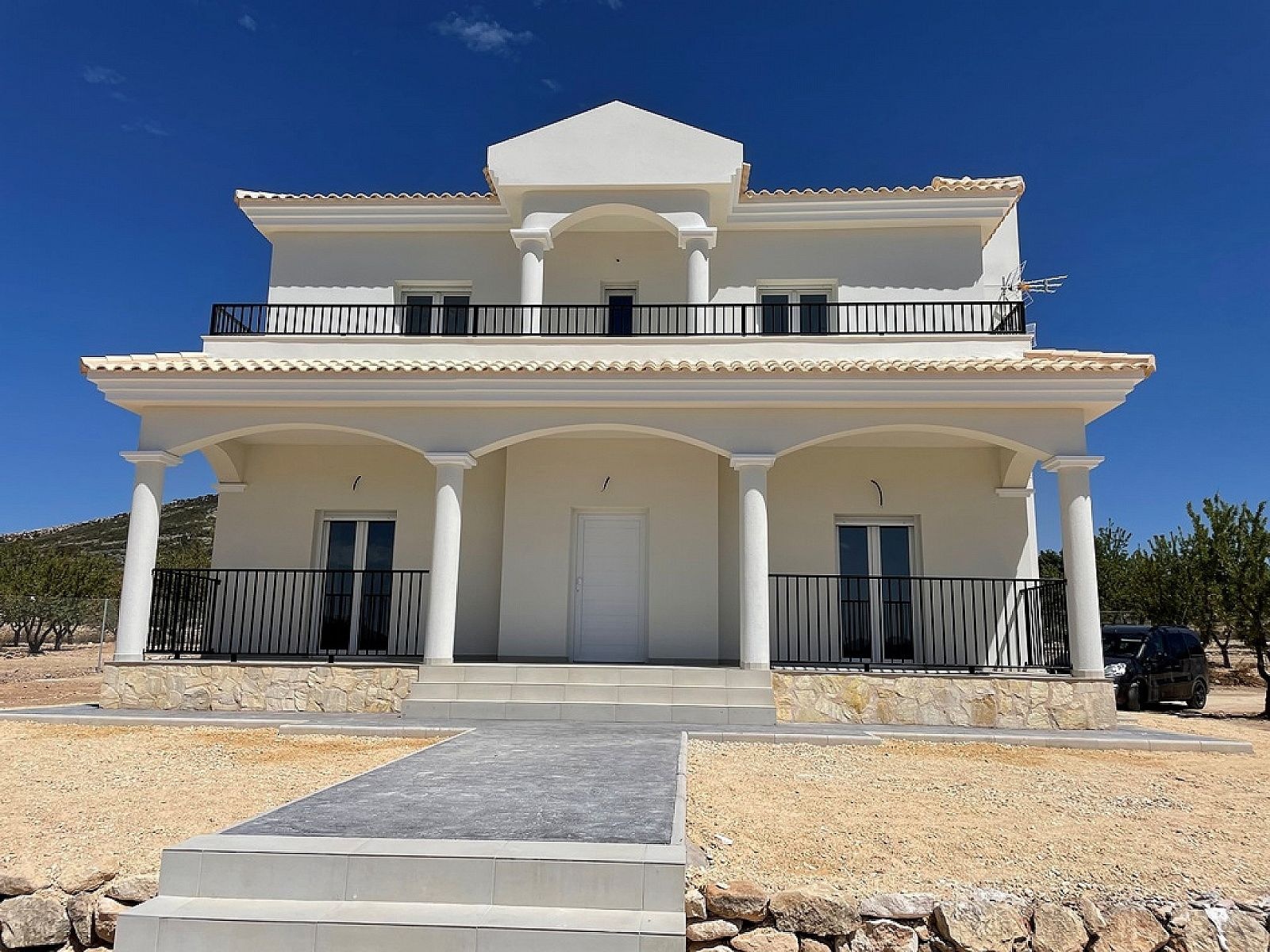 Resale - 3 Bedroom 2 Bathroom Villa in Pinoso -  - Alicante