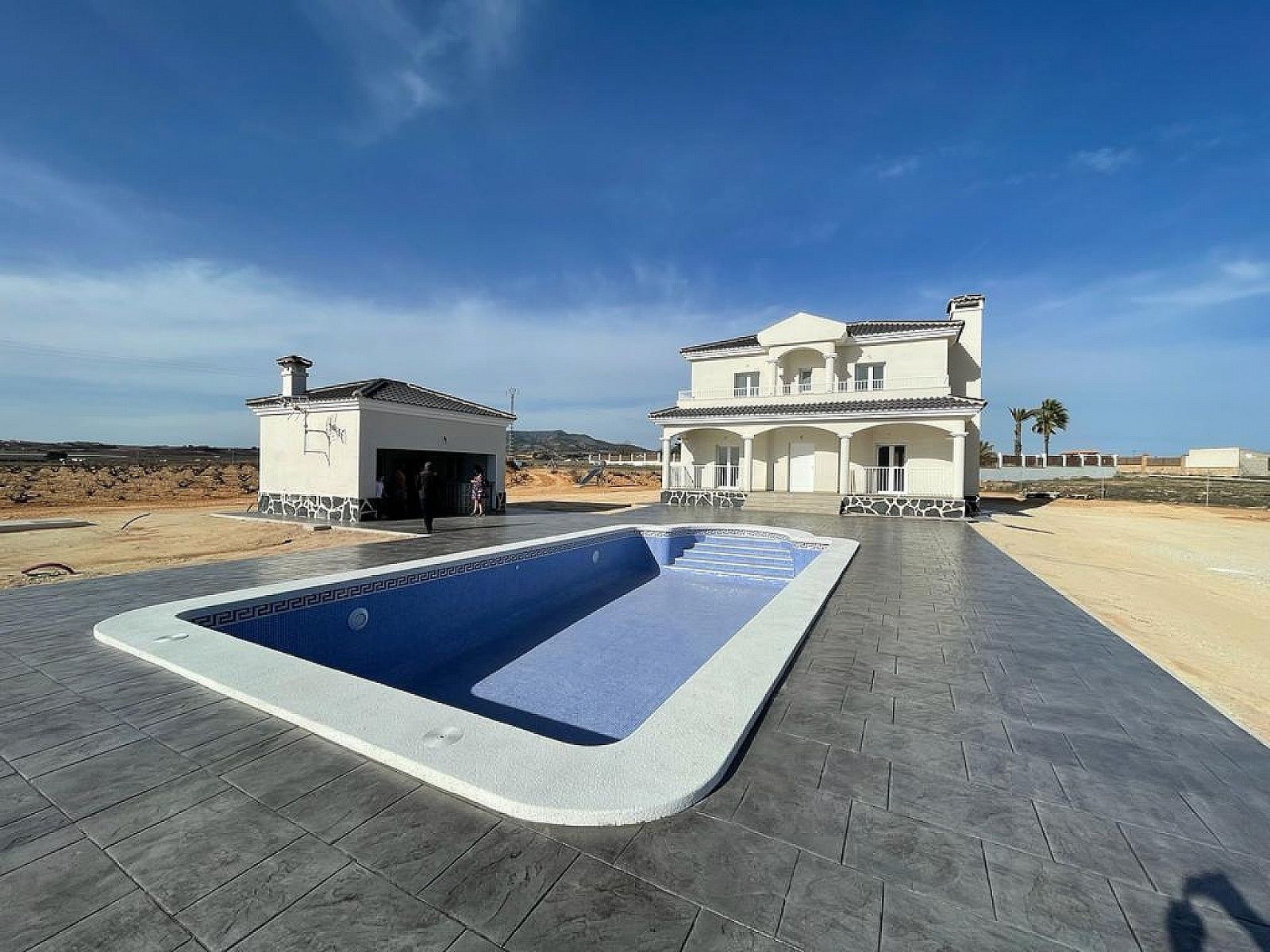Resale - 3 Bedroom 2 Bathroom Villa in Pinoso -  - Alicante