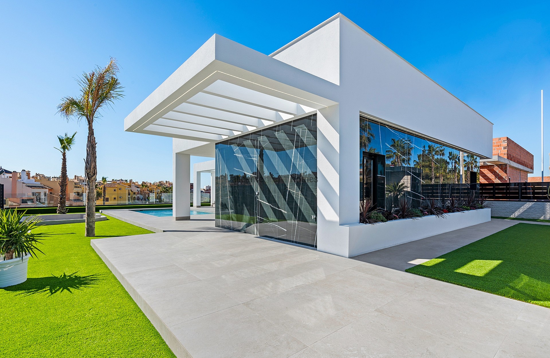 Resale - 3 Bedroom 2 Bathroom Villa in Algorfa -  - Alicante