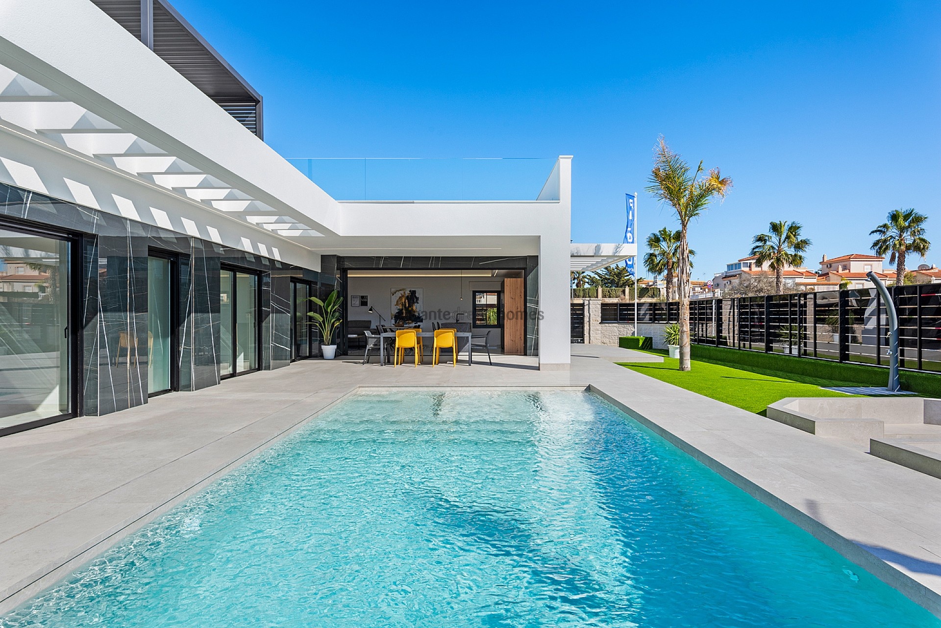 Resale - 3 Bedroom 2 Bathroom Villa in Algorfa -  - Alicante