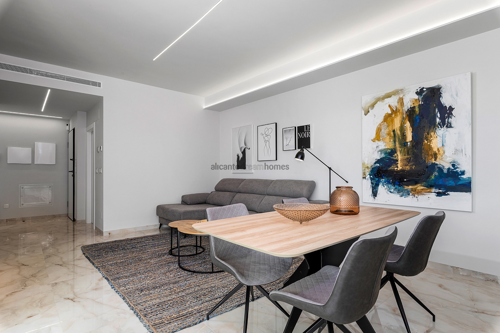 Resale - 3 Bedroom 2 Bathroom Villa in Algorfa -  - Alicante