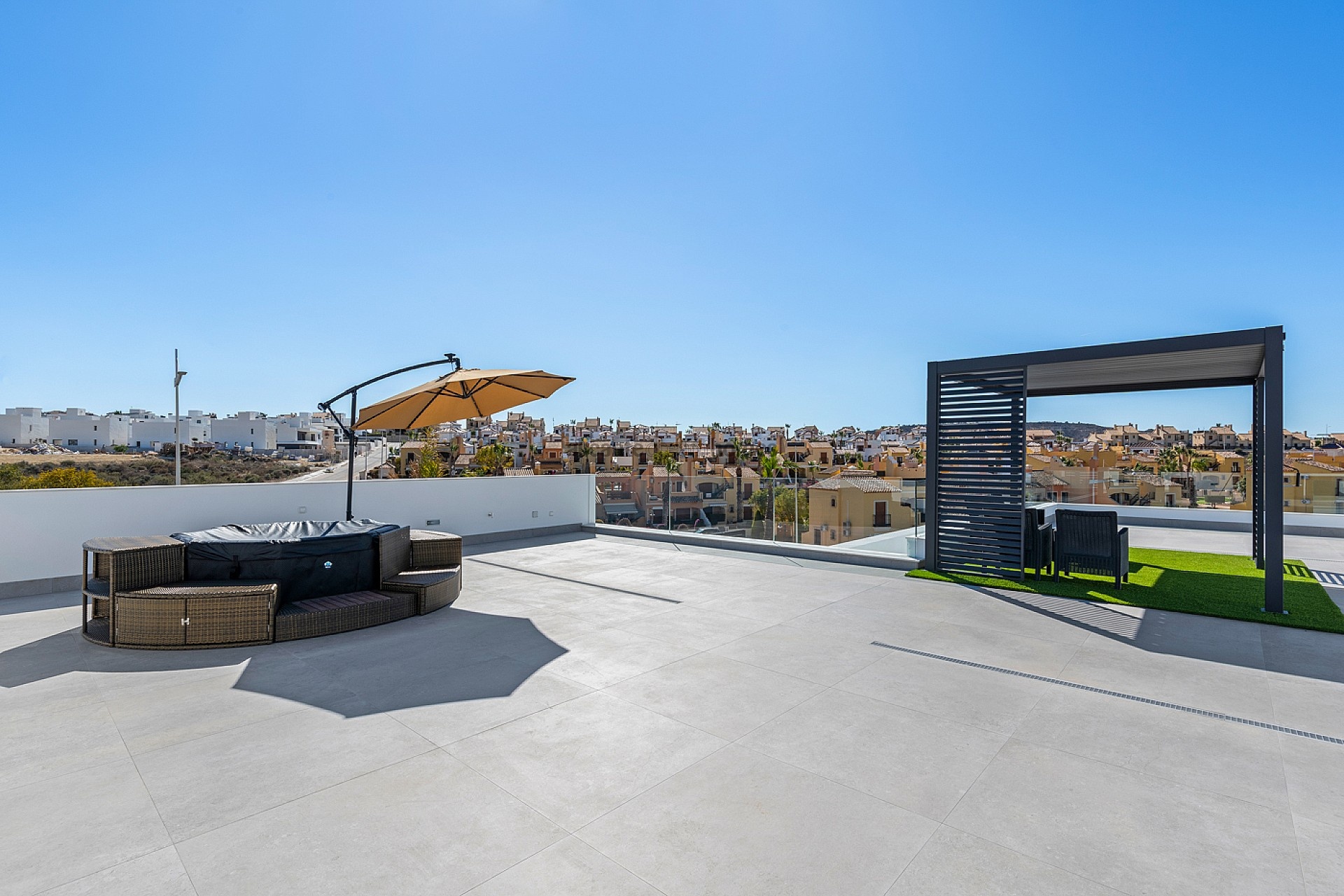 Resale - 3 Bedroom 2 Bathroom Villa in Algorfa -  - Alicante