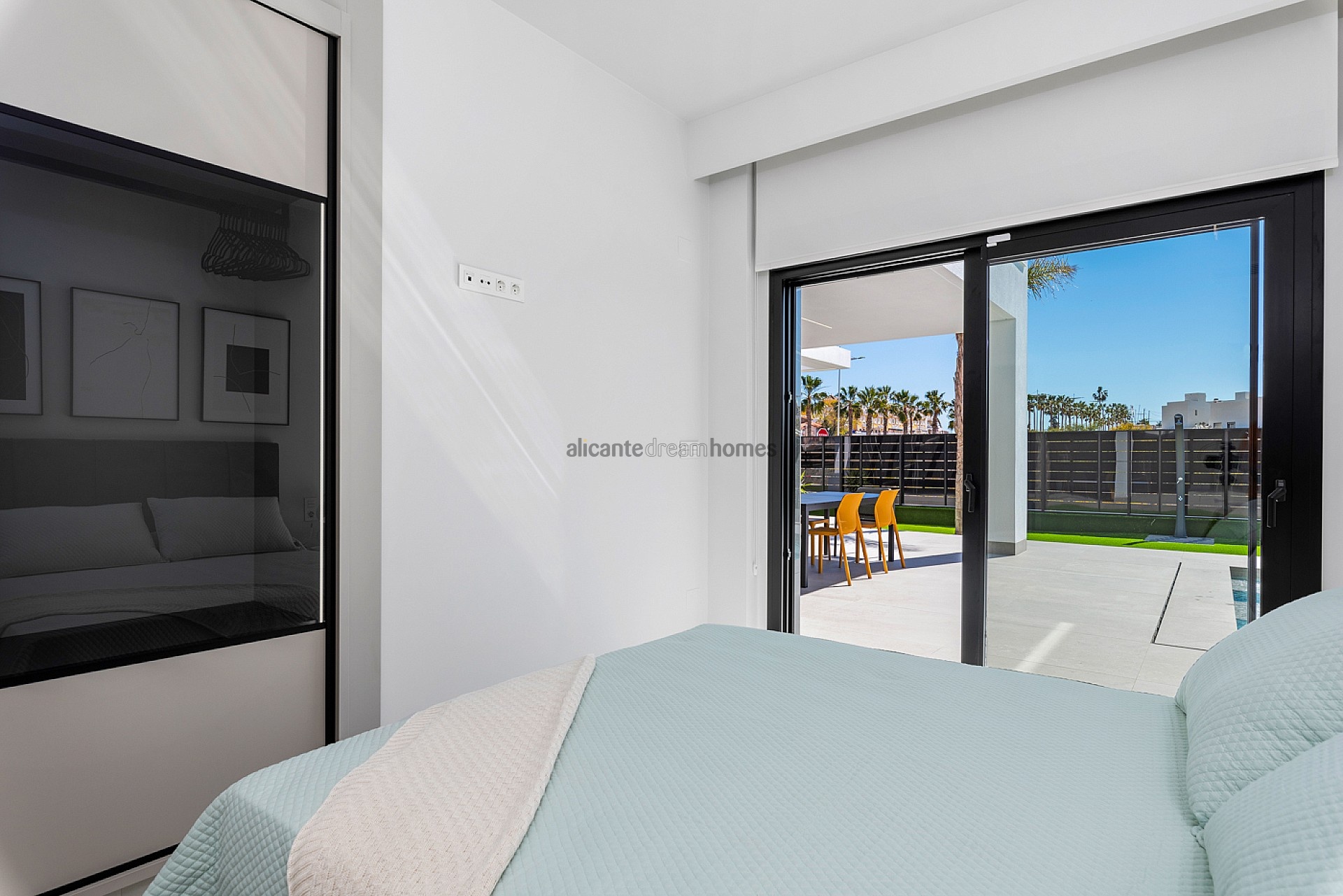 Resale - 3 Bedroom 2 Bathroom Villa in Algorfa -  - Alicante