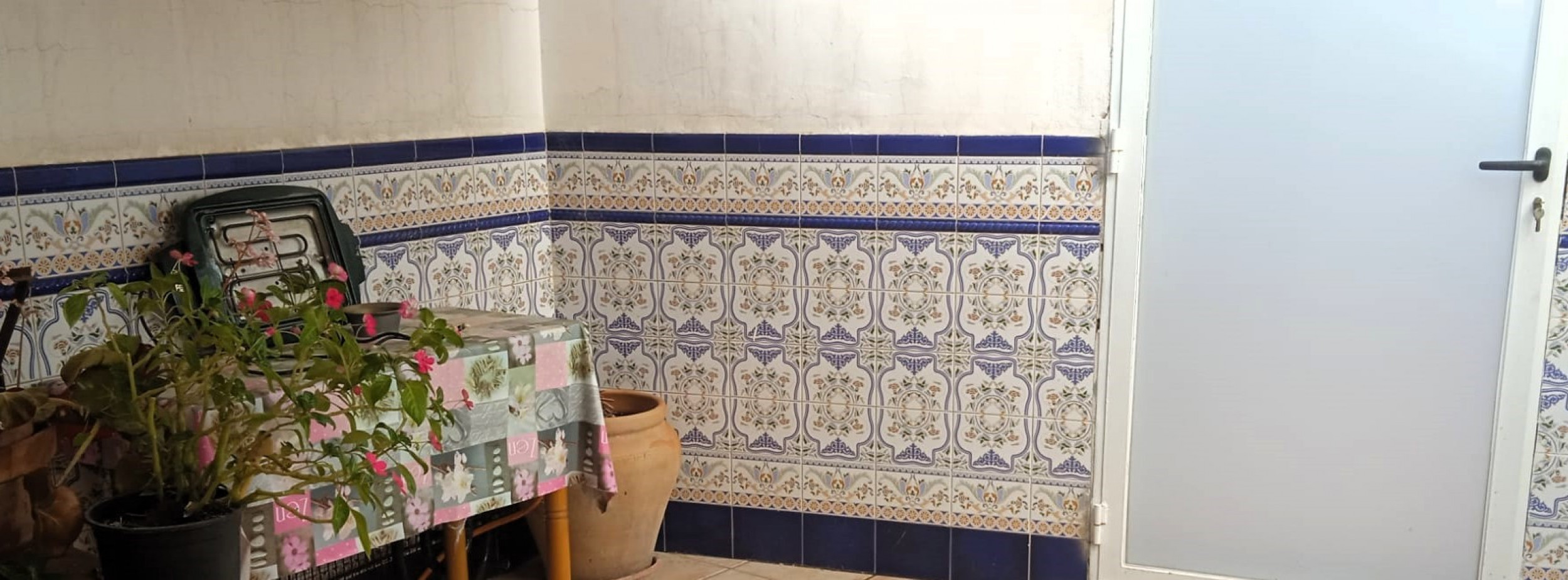 Resale - 4 Bedroom 3 Bathroom Villa in Sax -  - Alicante