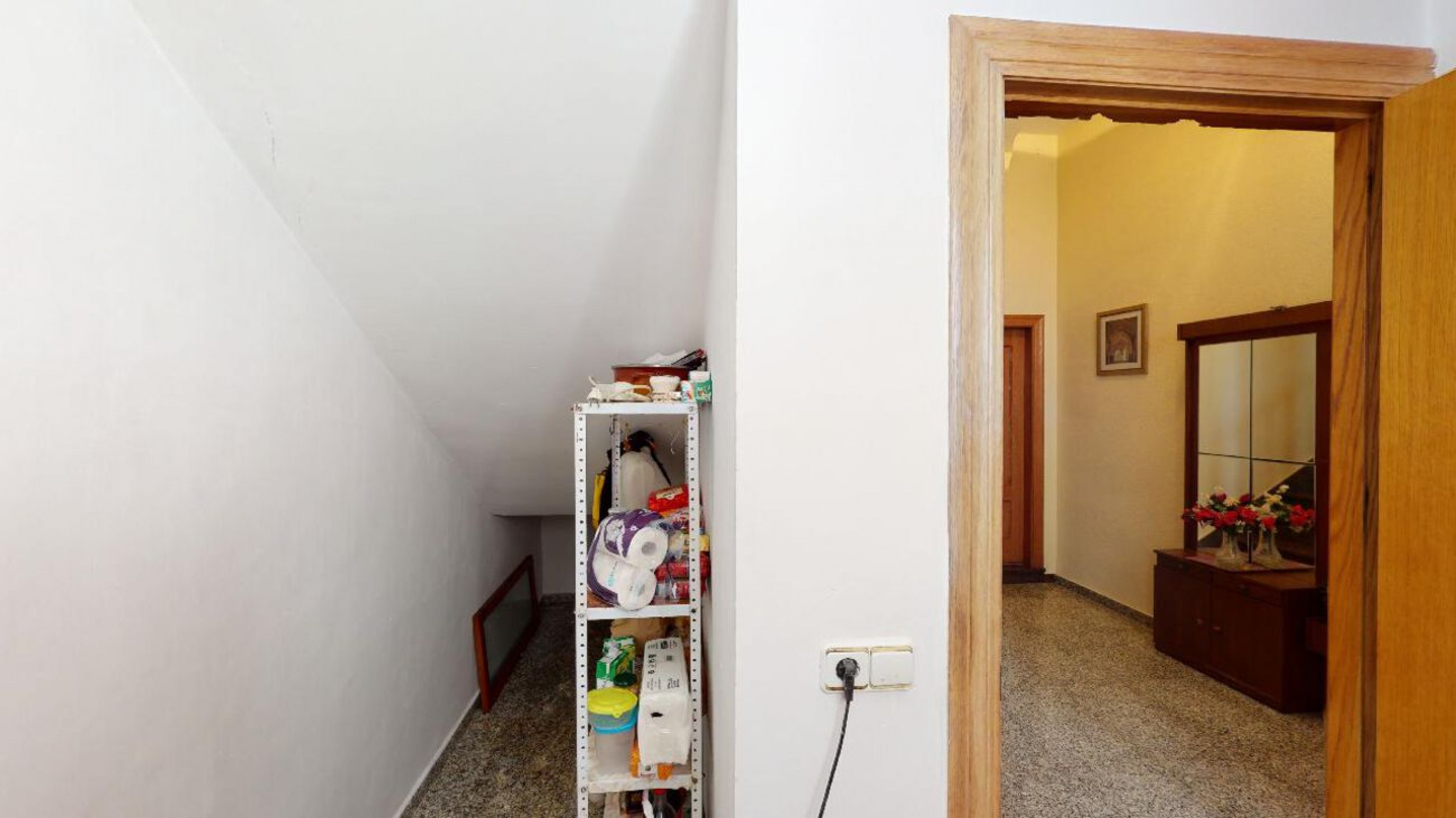 Resale - 4 Bedroom 3 Bathroom Villa in Sax -  - Alicante
