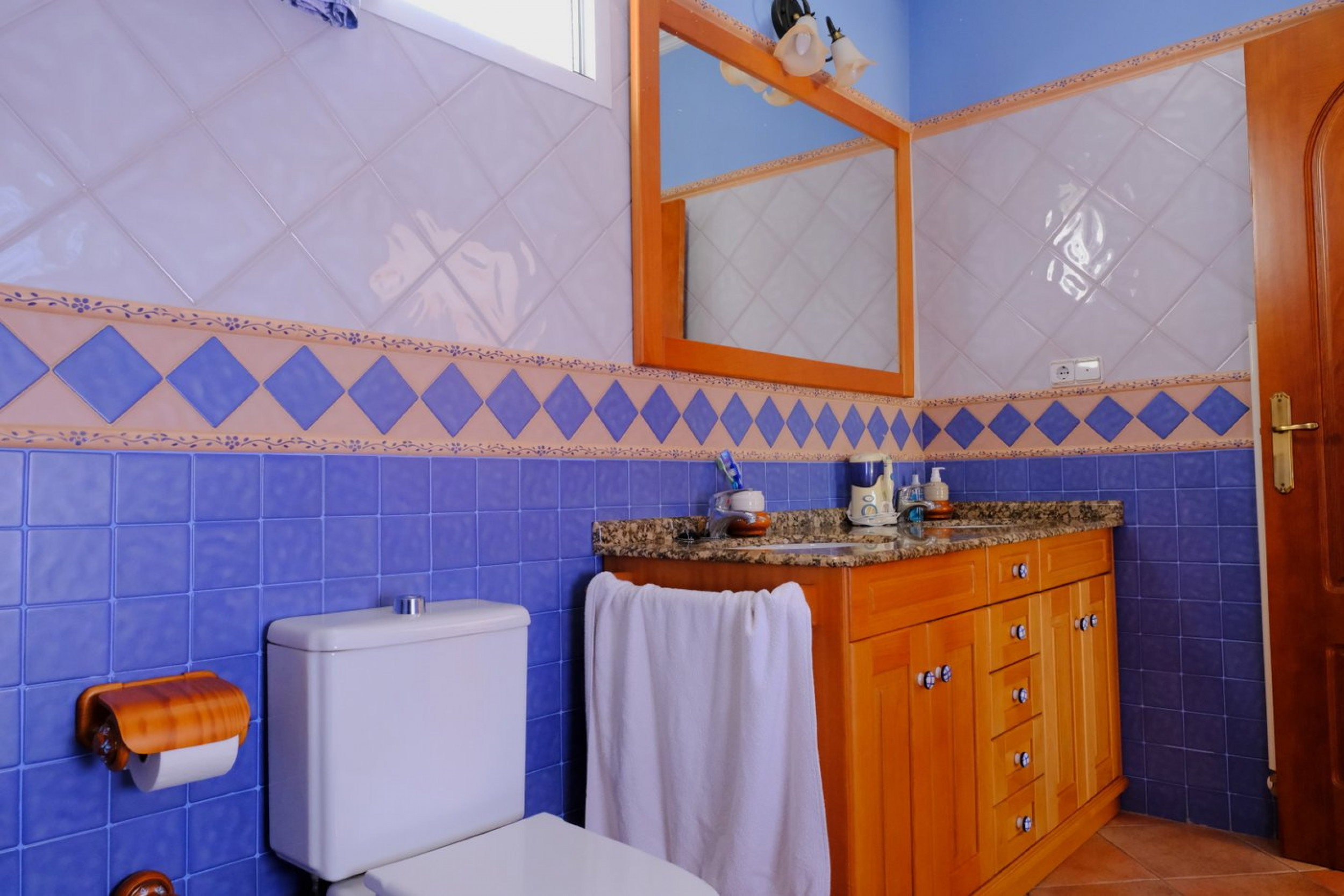 Resale - 5 Bedroom 3 Bathroom Villa in Orihuela -  - Alicante