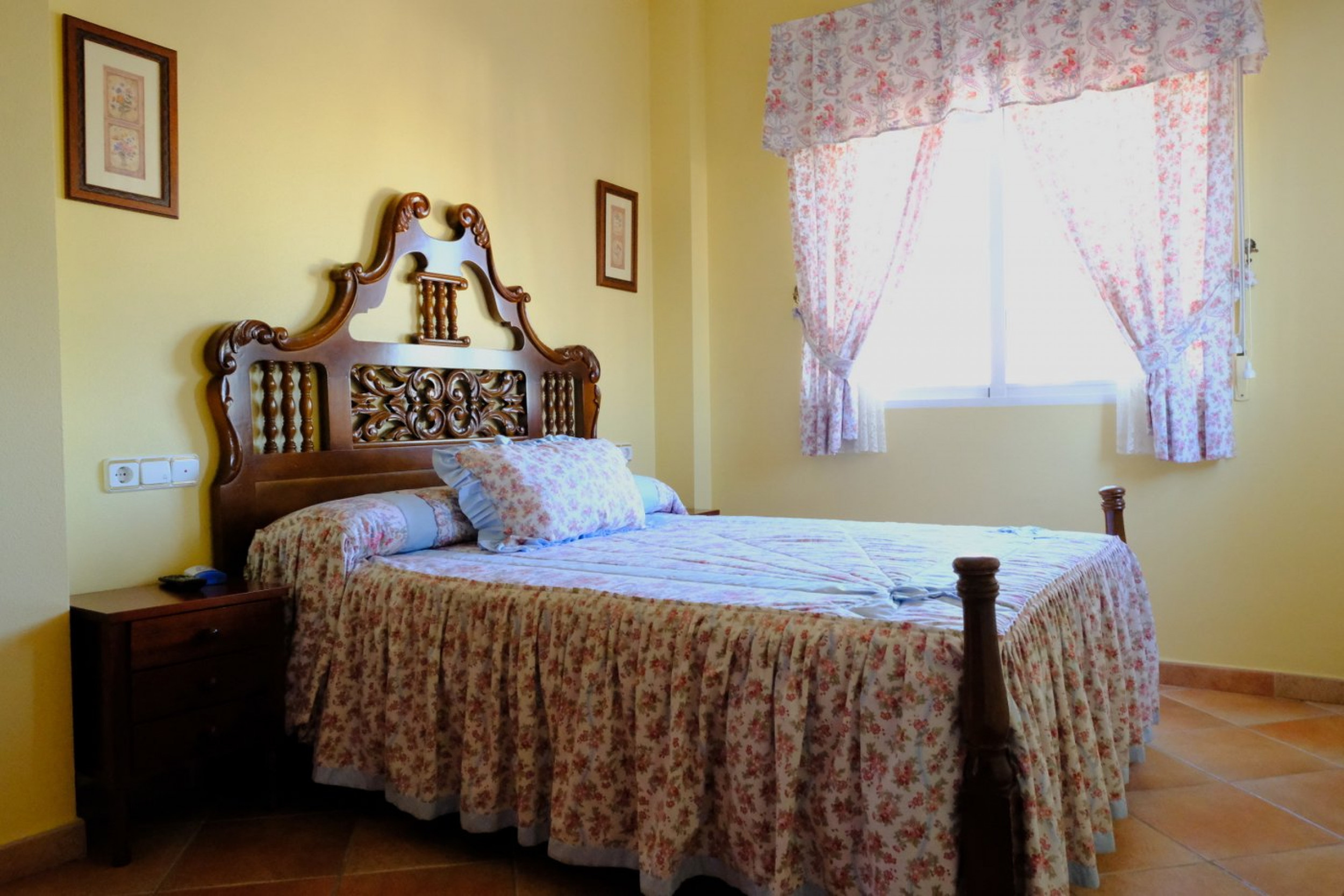Resale - 5 Bedroom 3 Bathroom Villa in Orihuela -  - Alicante
