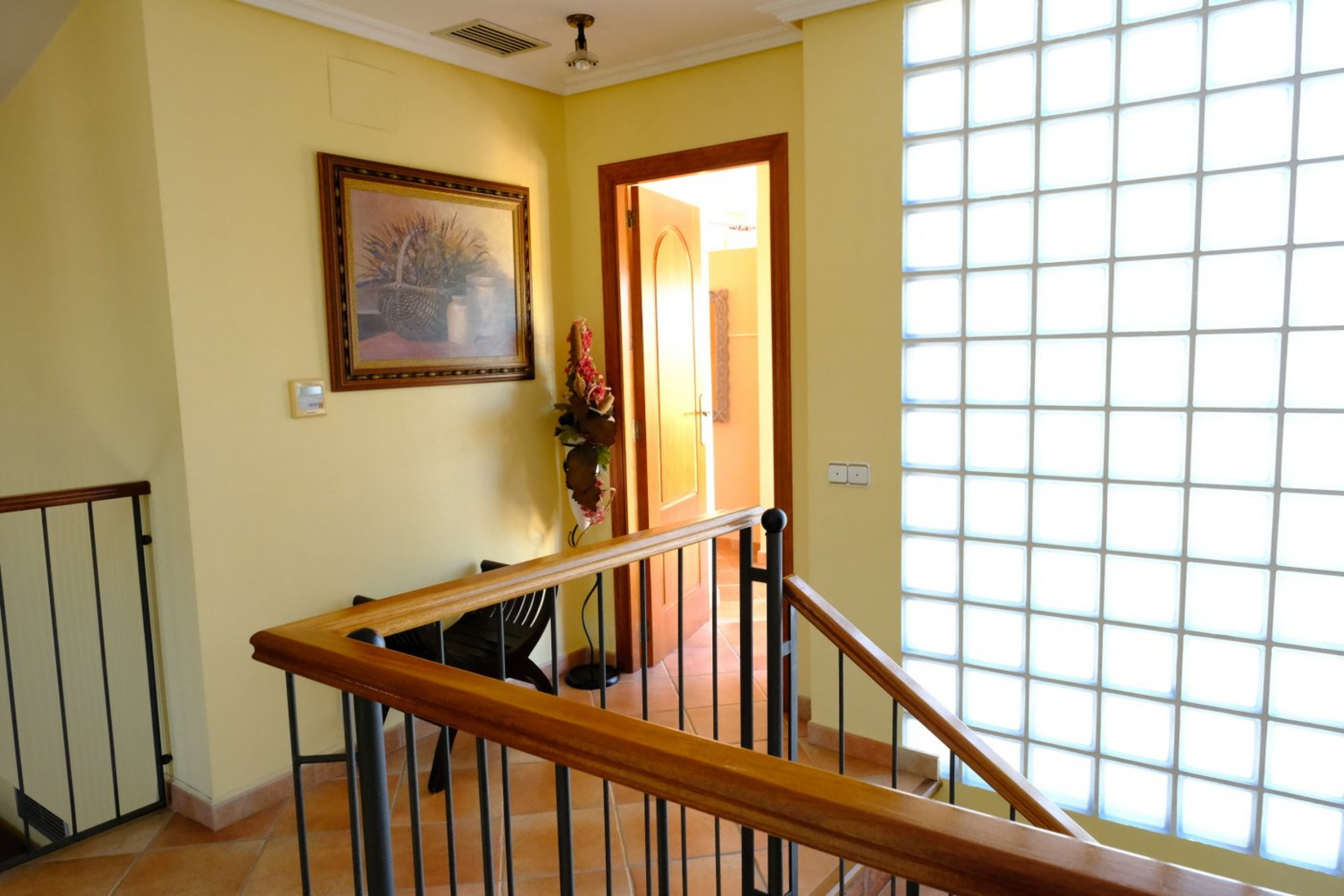Resale - 5 Bedroom 3 Bathroom Villa in Orihuela -  - Alicante