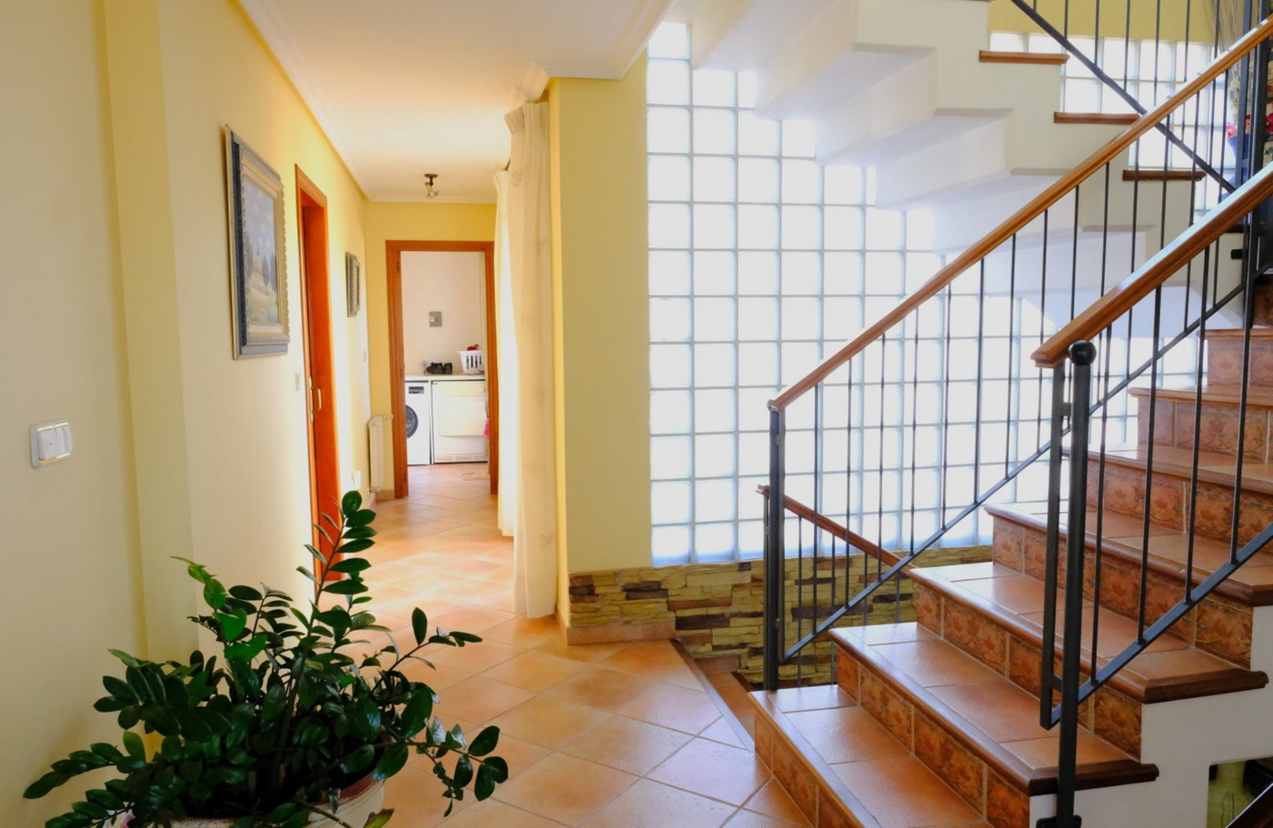 Resale - 5 Bedroom 3 Bathroom Villa in Orihuela -  - Alicante