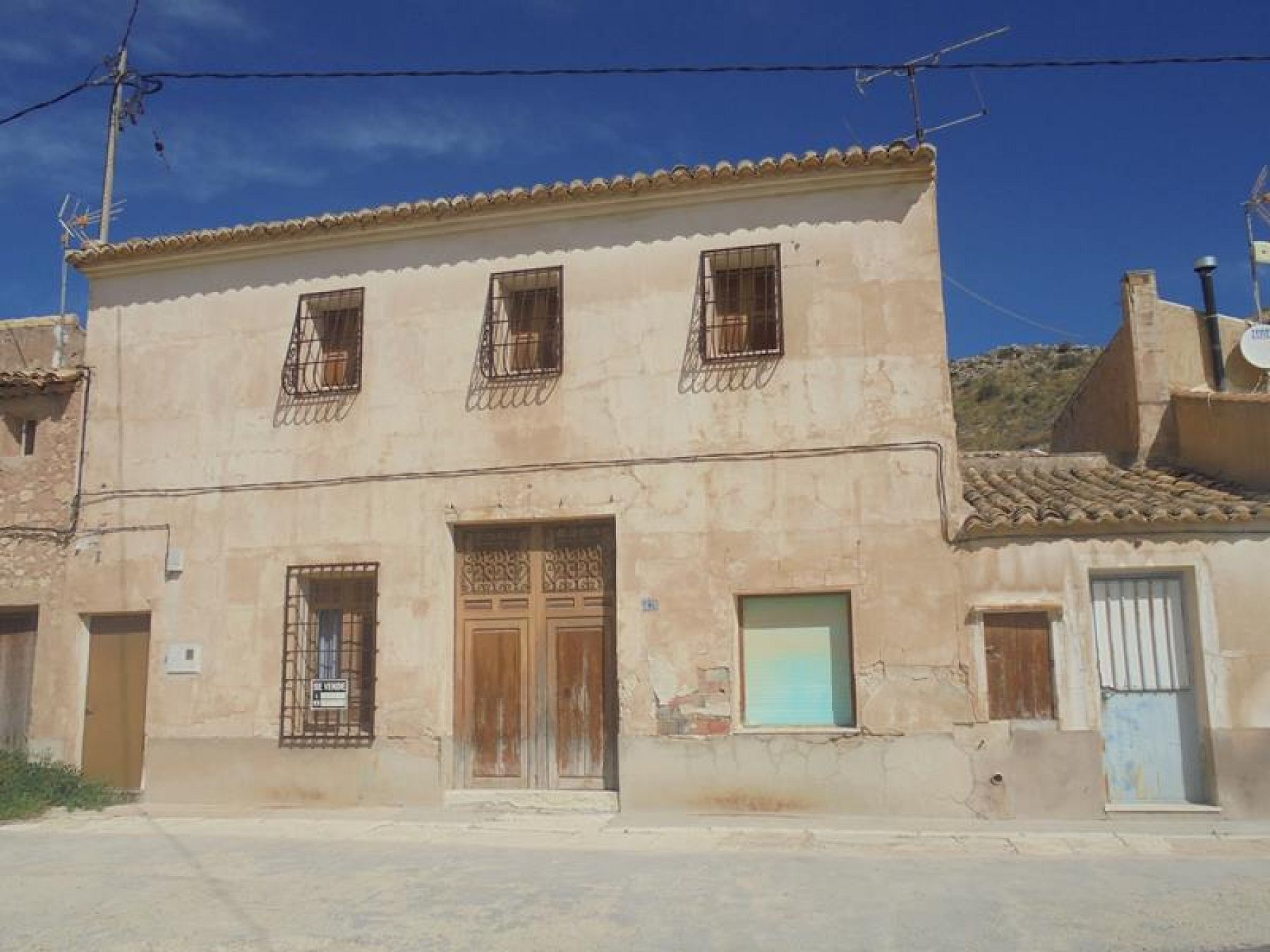 Resale - 6 Bedroom Country house in La Romana -  - Alicante