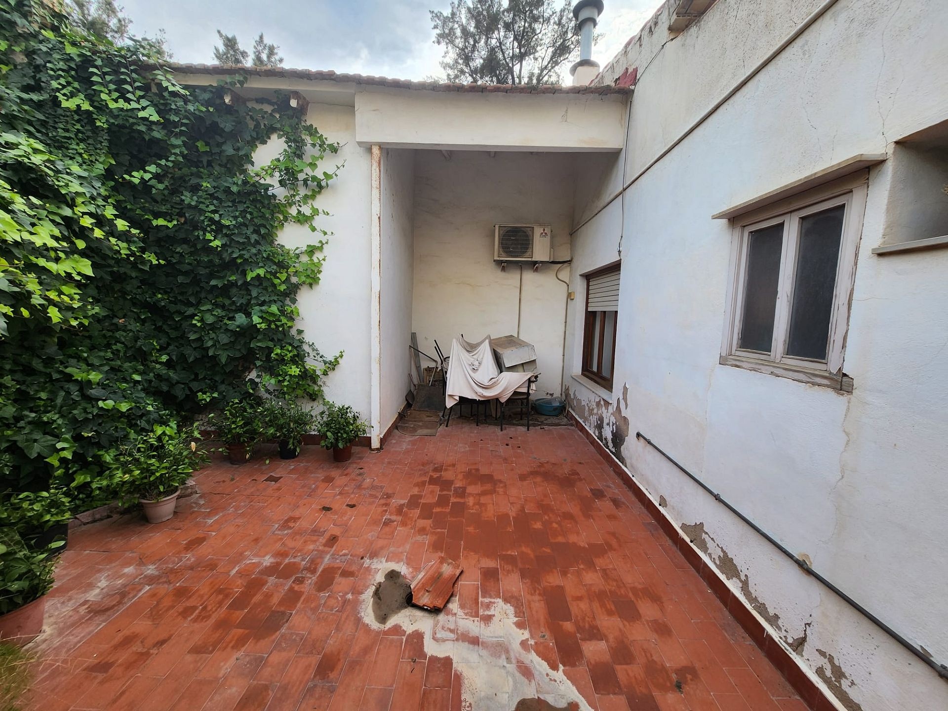 Resale - 4 Bedroom 2 Bathroom Townhouse in Monóvar -  - Alicante