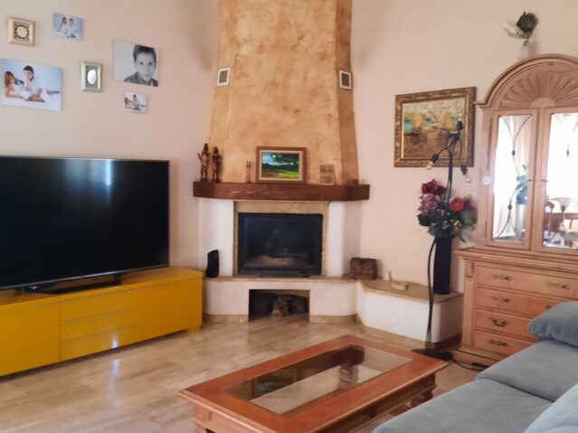 Resale - 5 Bedroom 2 Bathroom Villa in Monóvar -  - Alicante