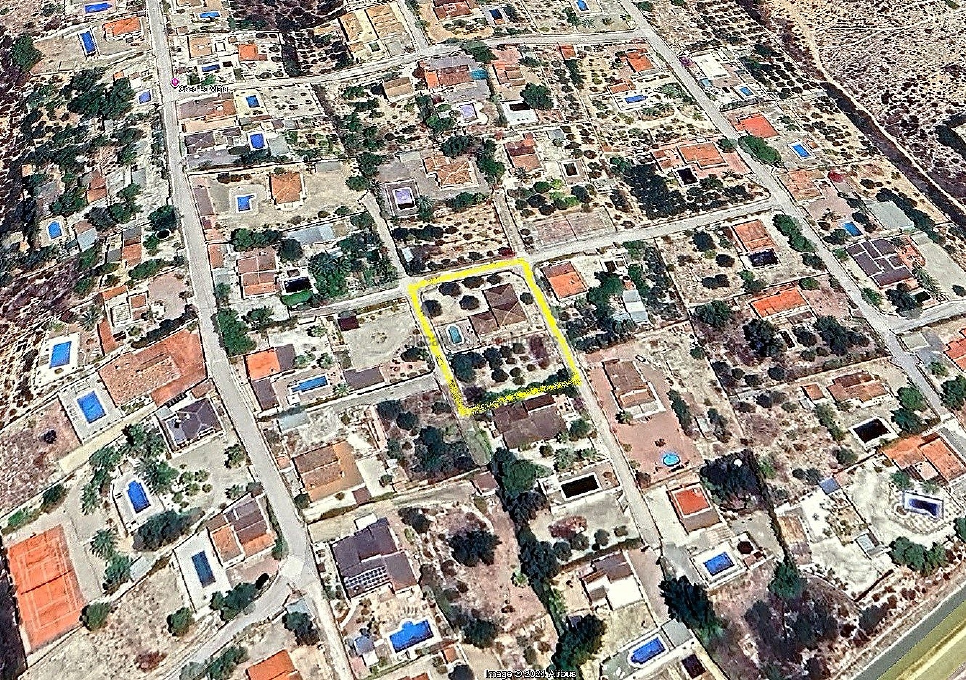 Resale - 6 Bedroom 3 Bathroom Villa in Albatera -  - Alicante