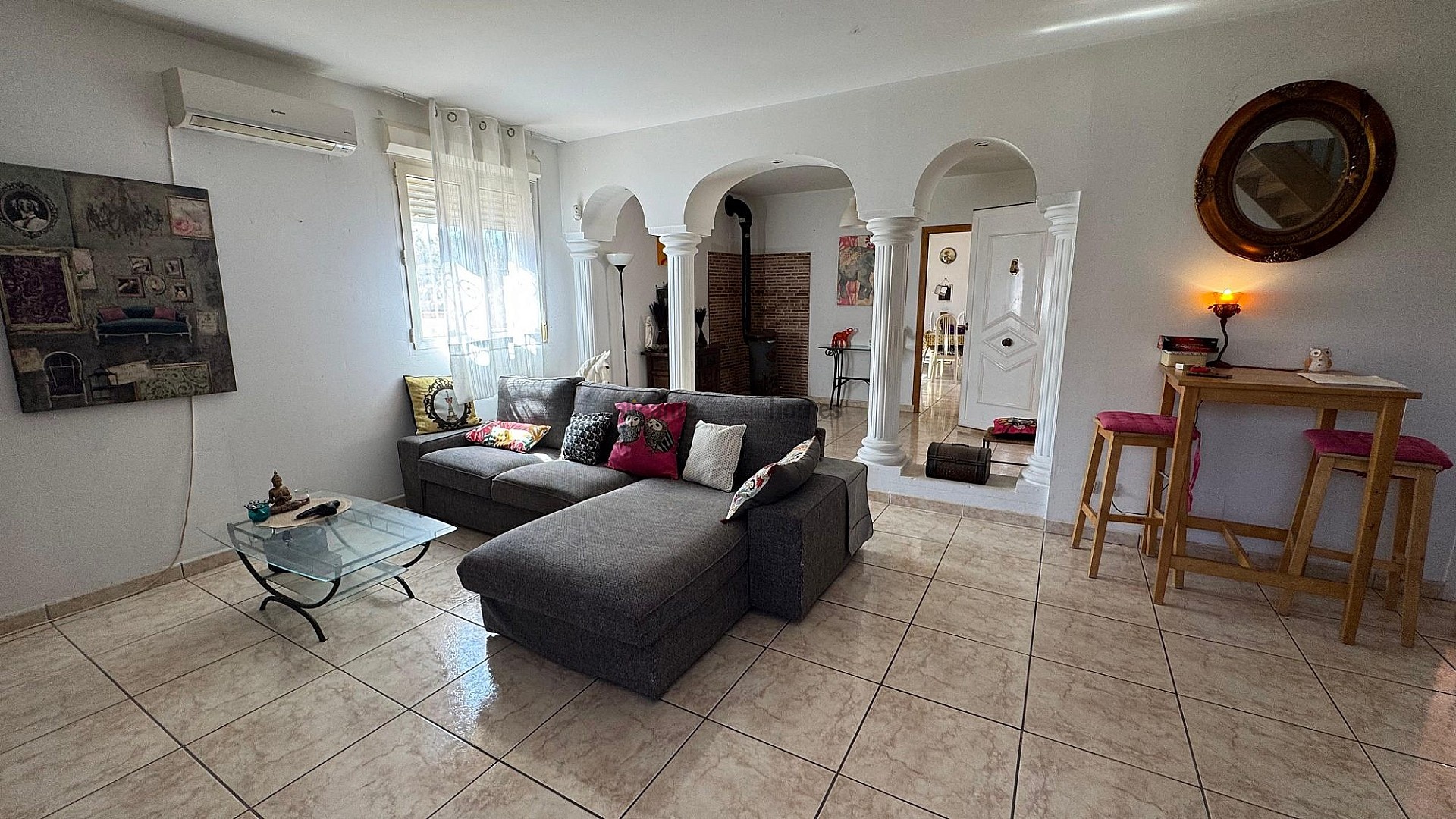 Resale - 6 Bedroom 3 Bathroom Villa in Albatera -  - Alicante