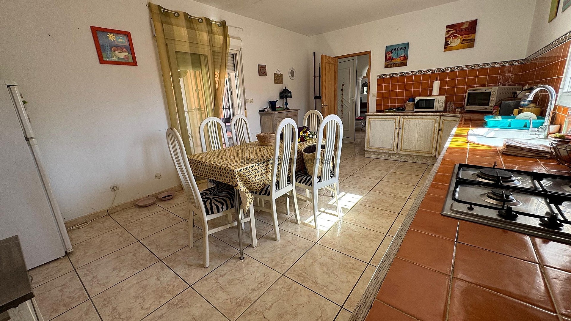 Resale - 6 Bedroom 3 Bathroom Villa in Albatera -  - Alicante