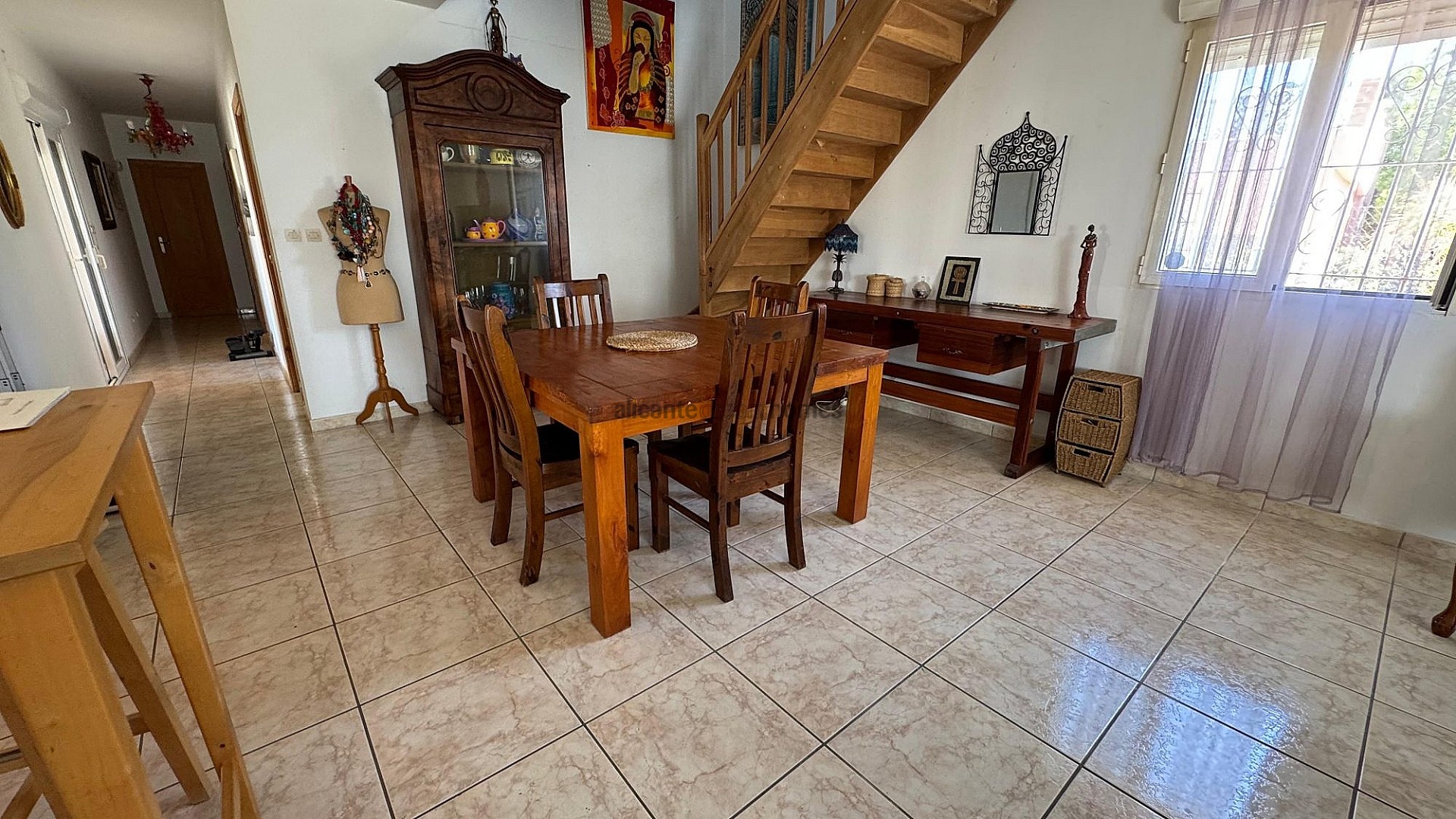 Resale - 6 Bedroom 3 Bathroom Villa in Albatera -  - Alicante