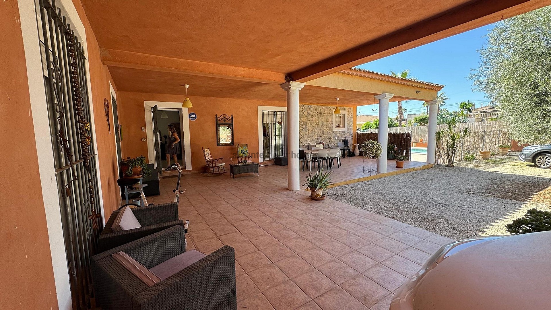 Resale - 6 Bedroom 3 Bathroom Villa in Albatera -  - Alicante