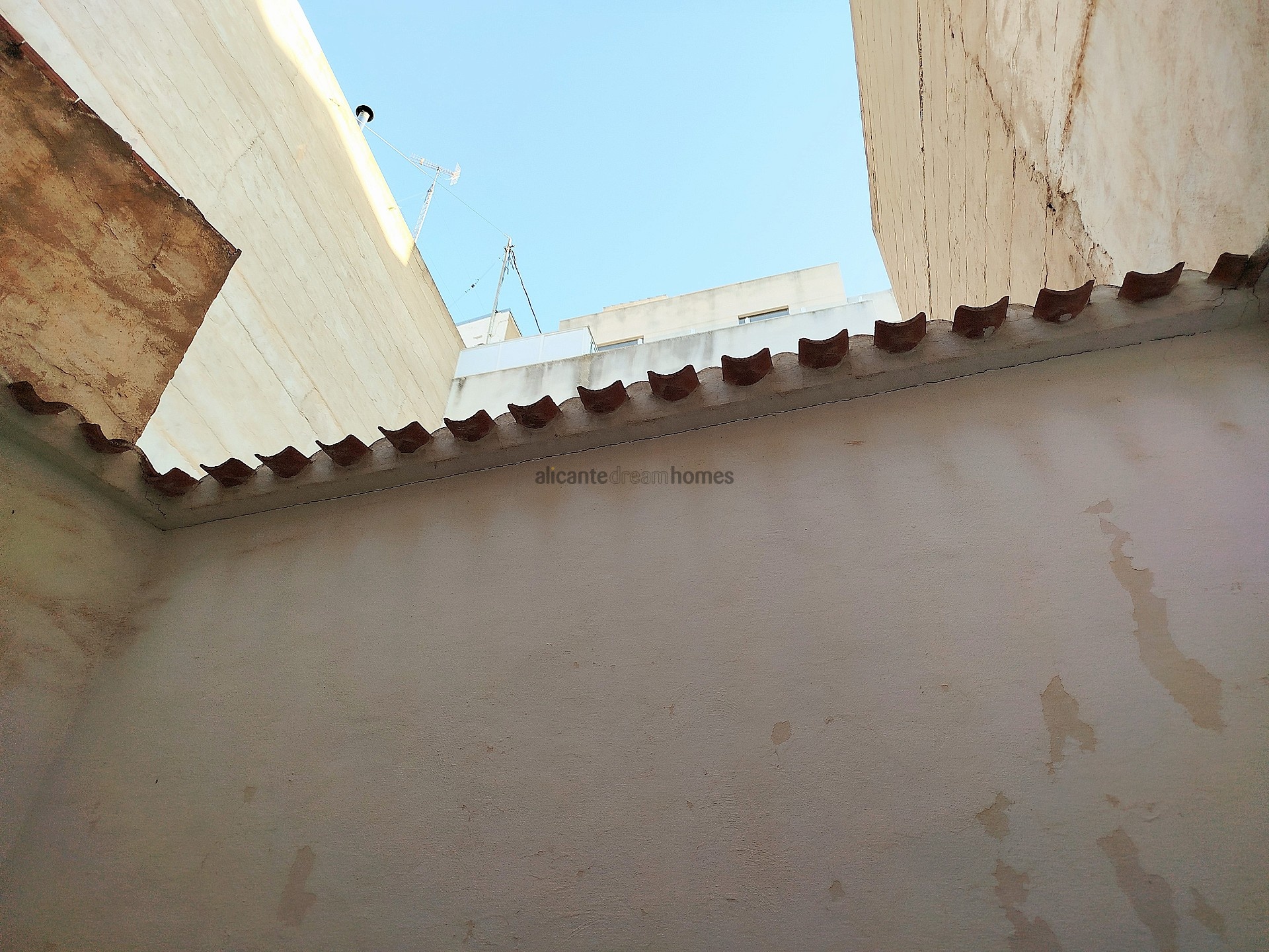 Resale - 4 Bedroom 2 Bathroom Townhouse in Yecla -  - Murcia