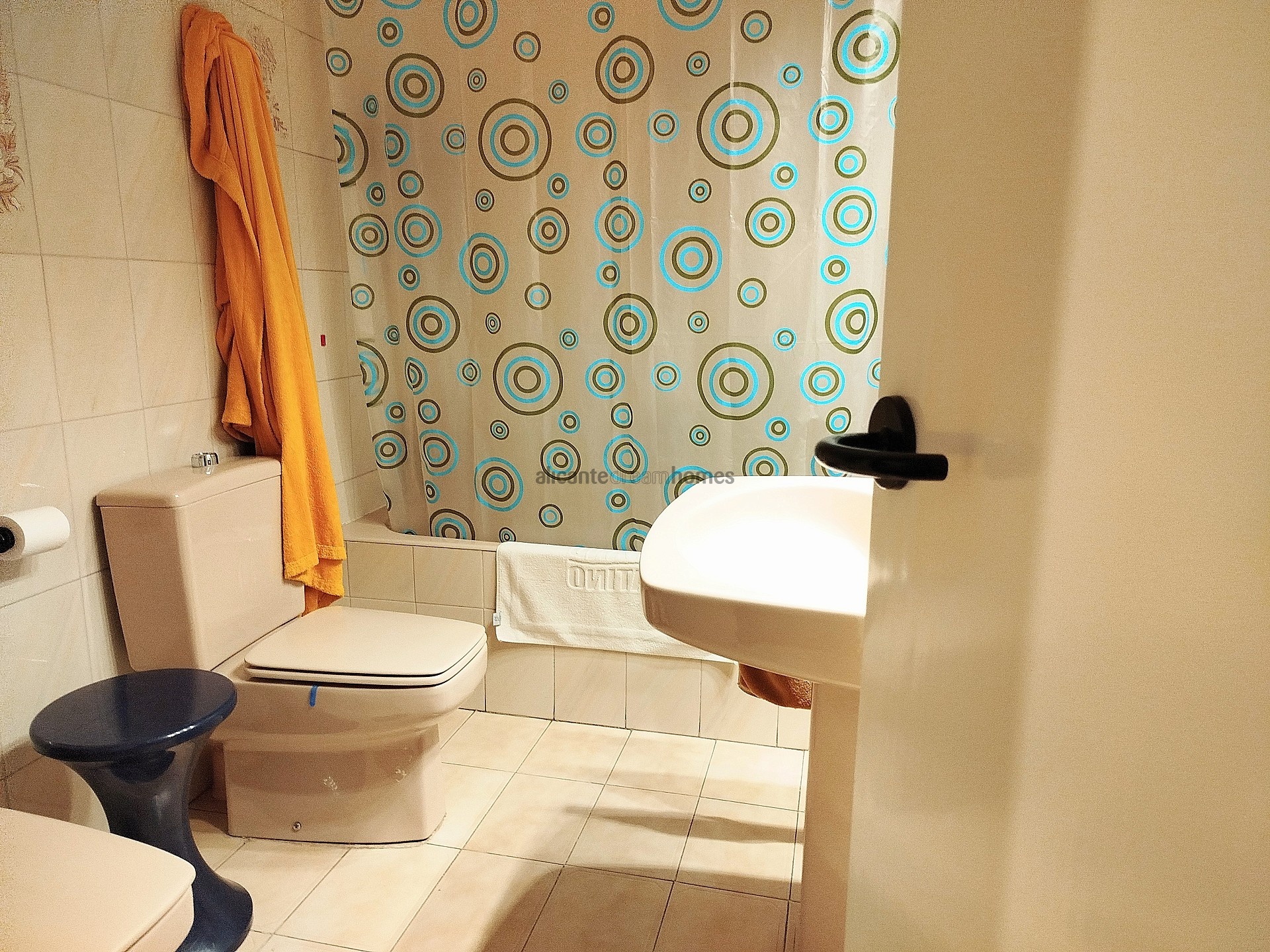 Resale - 4 Bedroom 2 Bathroom Townhouse in Yecla -  - Murcia