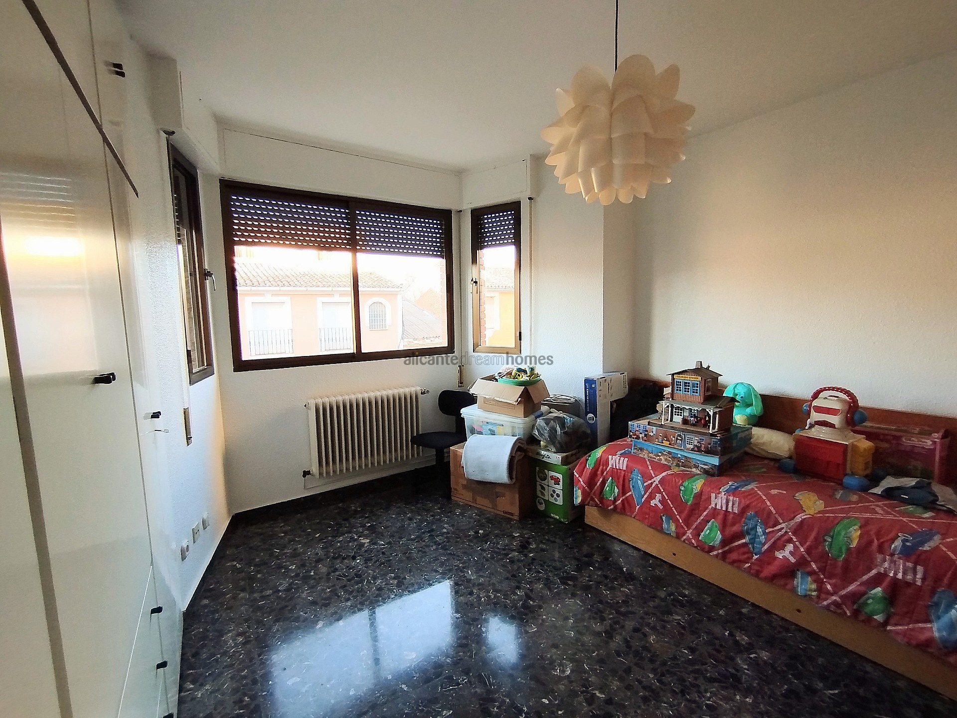 Resale - 4 Bedroom 2 Bathroom Townhouse in Yecla -  - Murcia