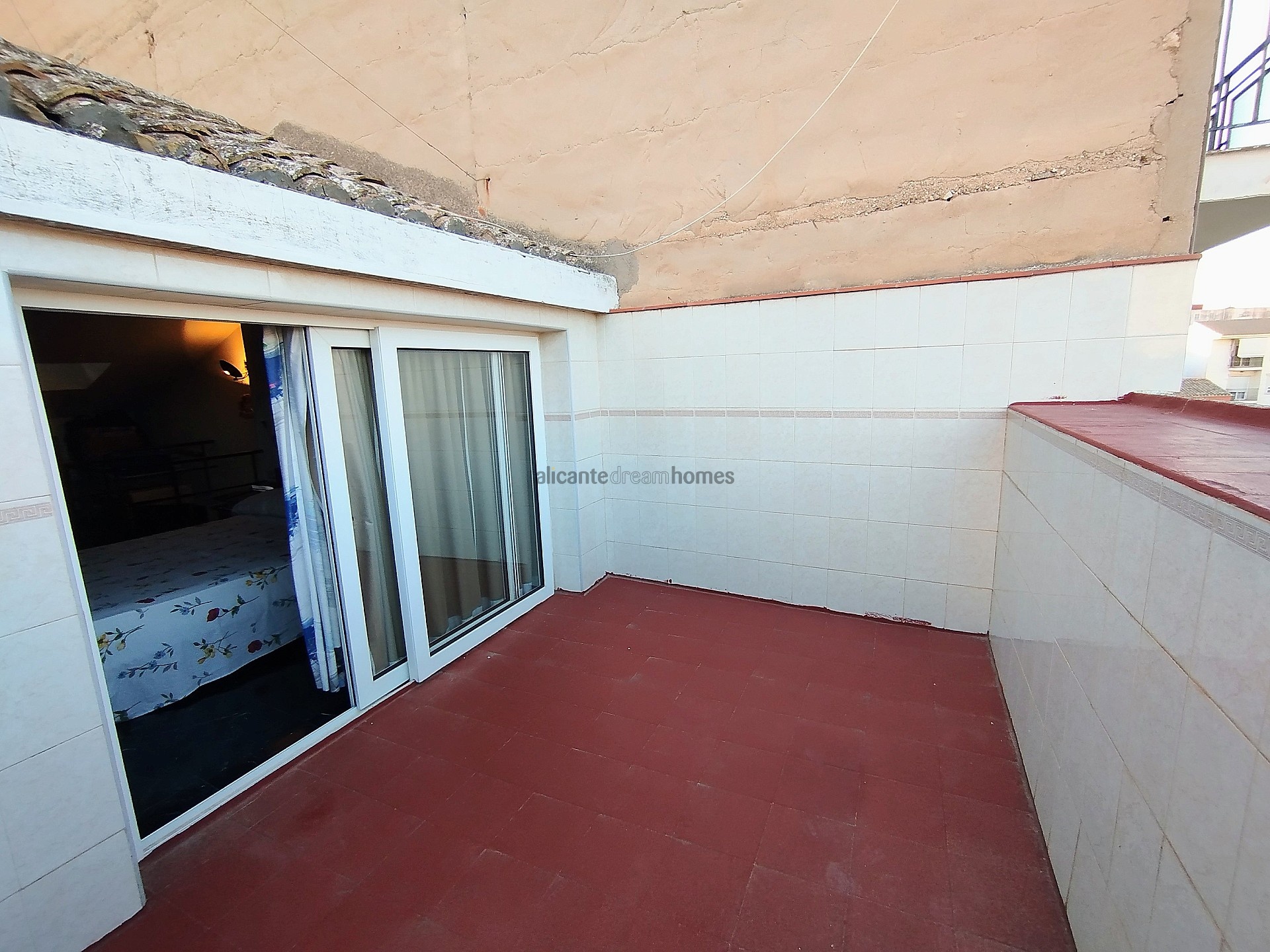 Resale - 4 Bedroom 2 Bathroom Townhouse in Yecla -  - Murcia