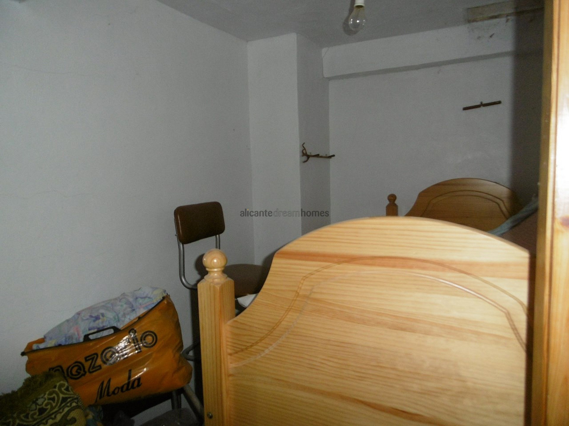 Resale - 3 Bedroom 1 Bathroom Country house in Yecla -  - Murcia